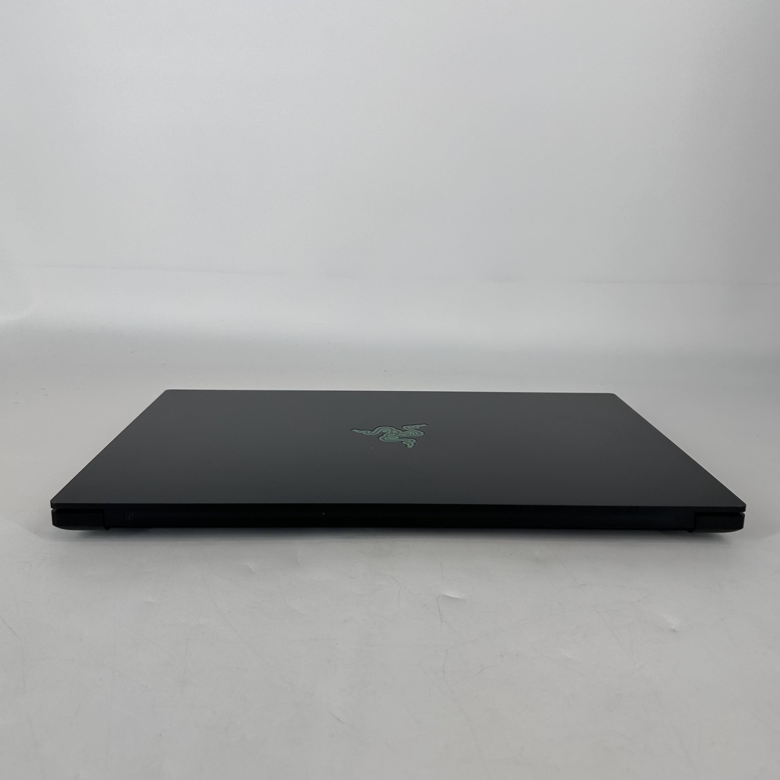 Razer Blade 15 Advanced 4K TOUCH i7-10875H 2.30GHz 64GB 1TB RTX 2080 Super Max-Q
