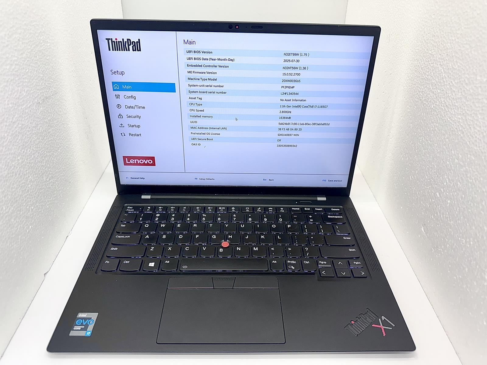 Lenovo ThinkPad X1 Carbon Gen 9, Intel Core i7-1165G7 @ 2.80GHz, 16GB, 1.02TB