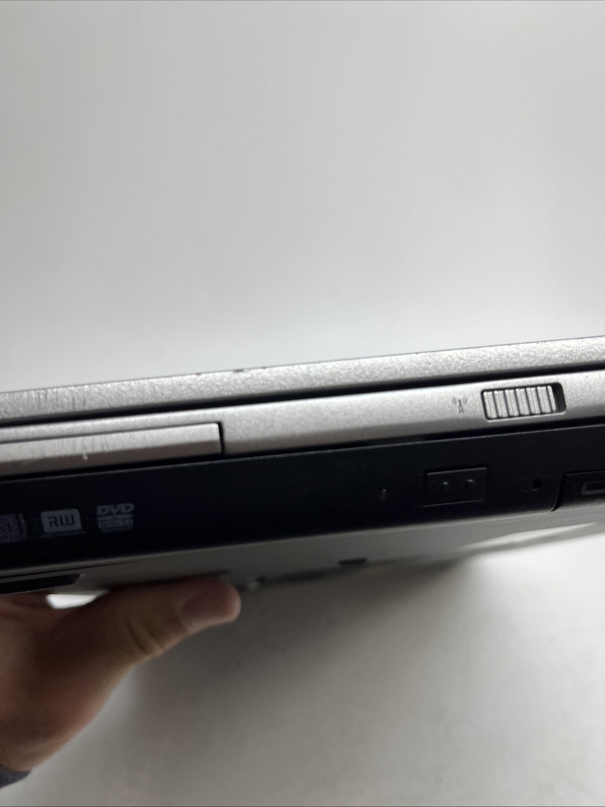 DELL LATITUDE E6420 Laptop w/ Intel Core i5-2520M 2.50 GHZ + 8GB No HD/Battery