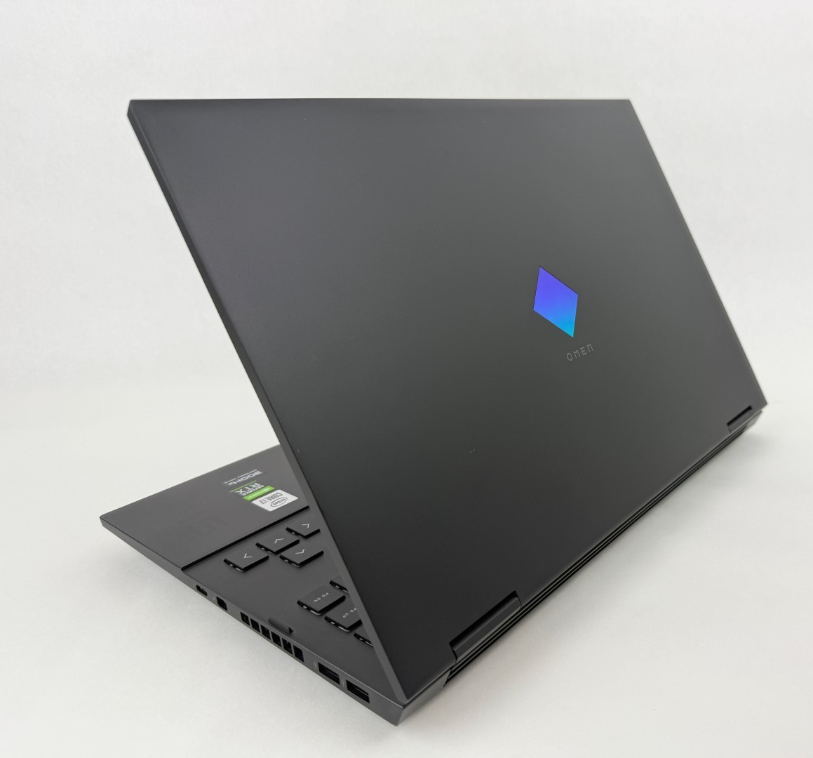 HP OMEN 15-ek1013dx 15.6″ FHD i7-10750H 16GB 512GB SSD RTX 3070 W11H