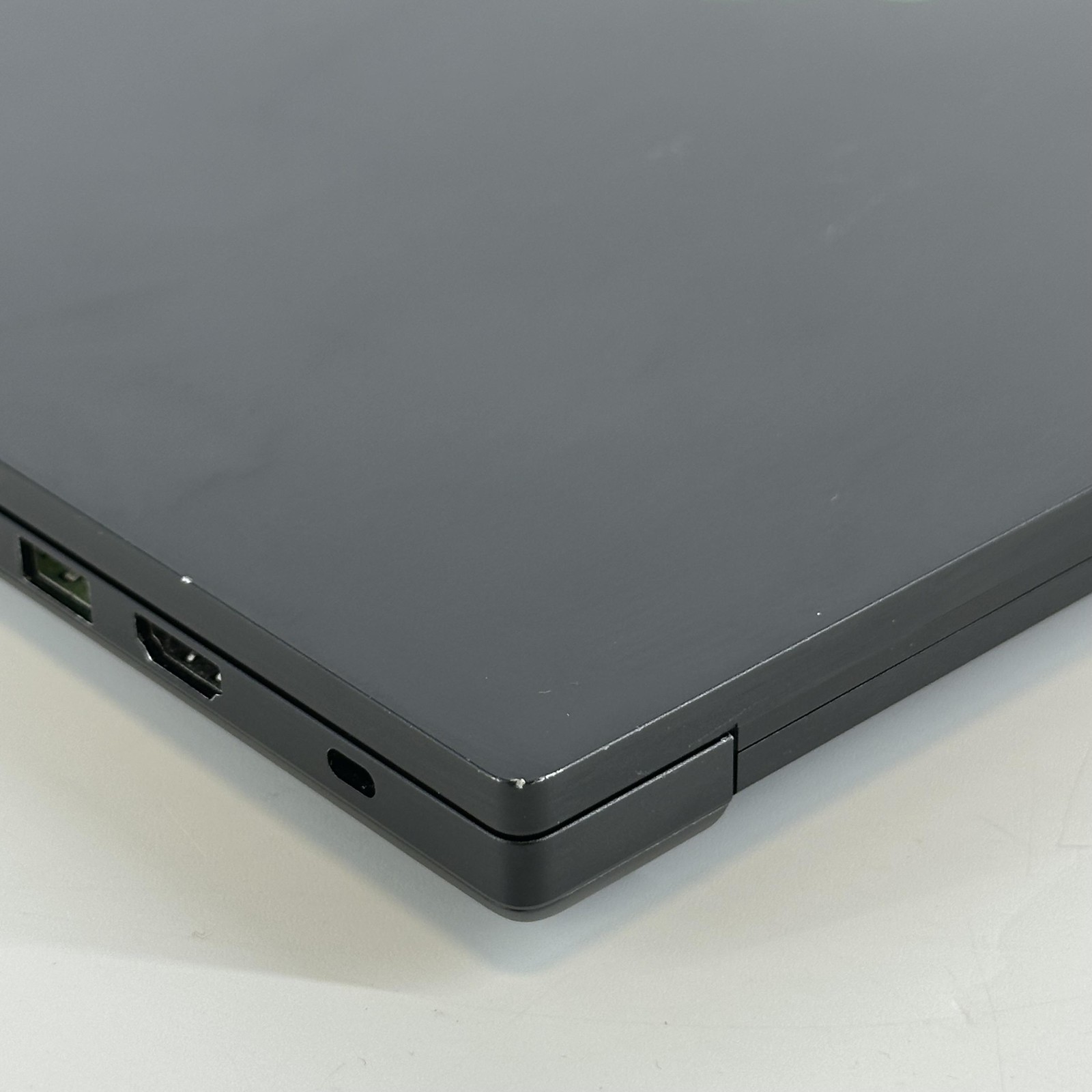 Razer Blade 16 120Hz UHD+ 2.2 GHz i9-14900HX 64GB 2TB/2TB RTX 4090-TINTED LCD