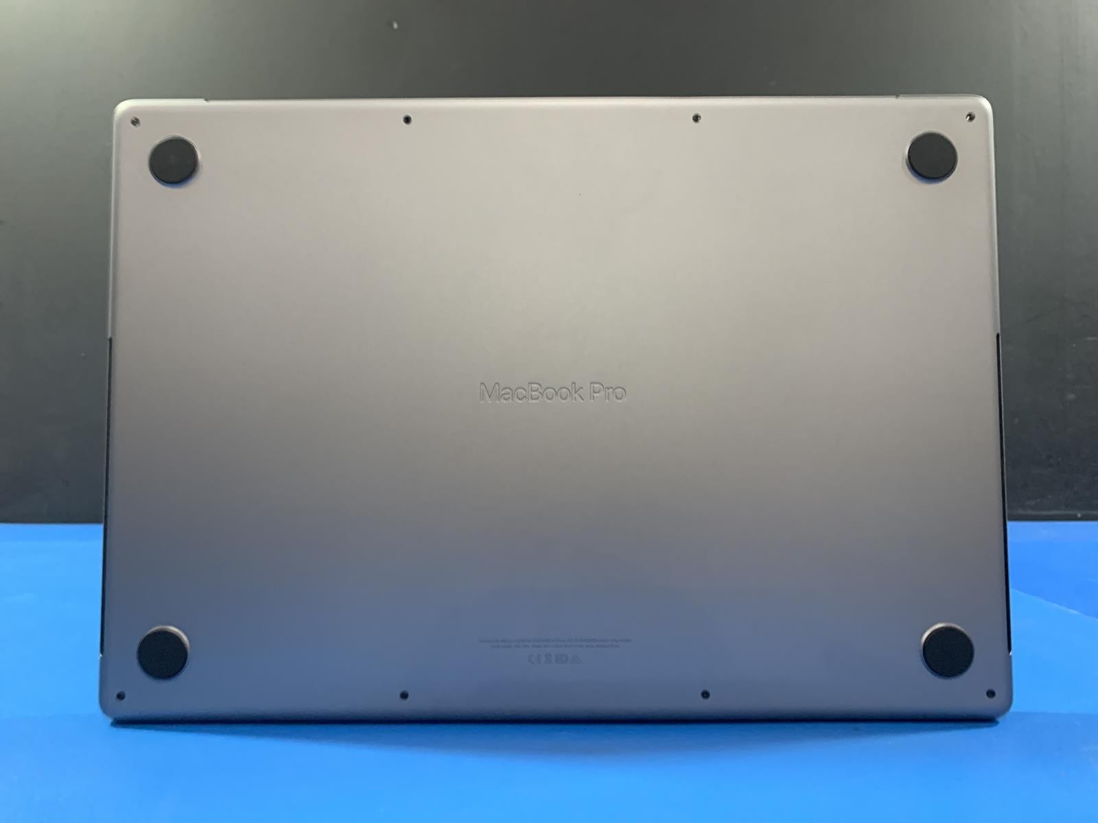 Apple MacBook Pro A2485 16″ M1 Max 32GB LPDDR5 1TB SSD macOS Sequoia