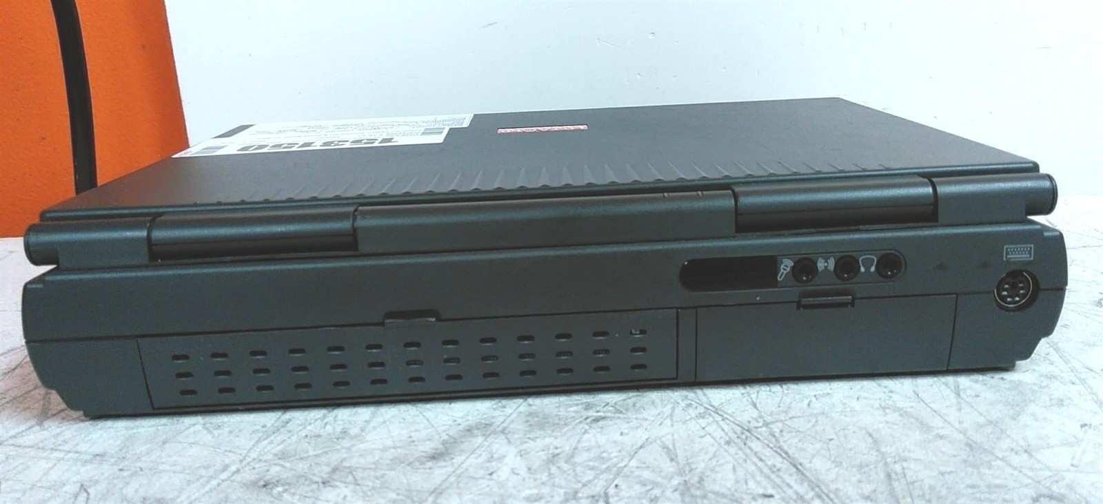 Hitachi Mx Series Mx166TMMX Laptop Intel Pentium MMX 166MHz 16MB 0HD