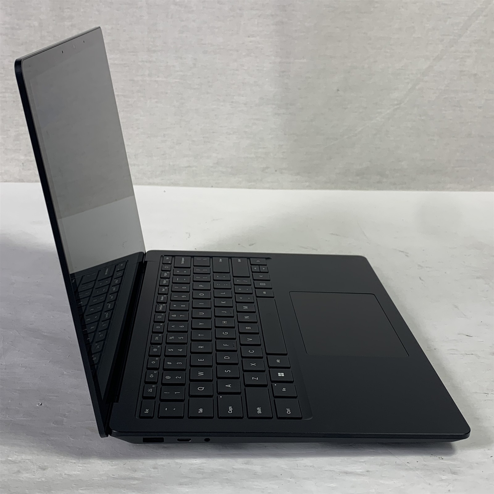 Microsoft Surface Laptop 5 1951 13.5″ i7-1265U 1.8GHz 16GB 256GB NVMe SSD -Win11