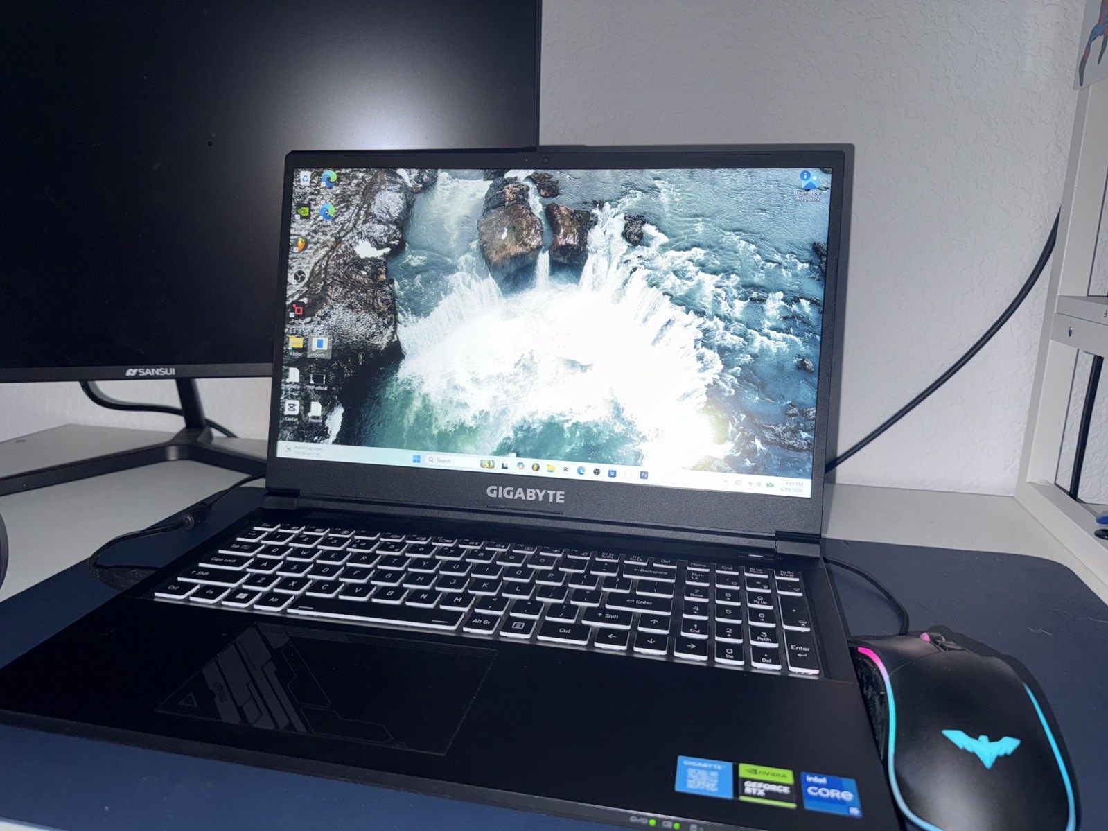 Gigabyte G5 Gaming Laptop with NVIDIA 4050 16GB RAM