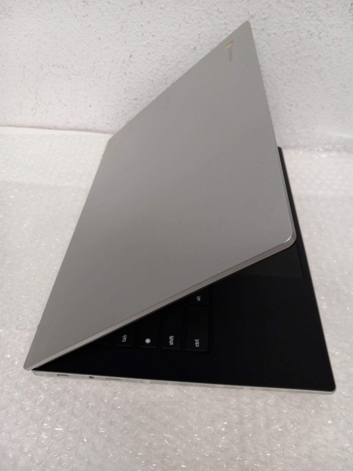 Samsung Galaxy Chromebook Go XE345XDA-LA1VZ 14″ Celeron N4500 4GB RAM 32GB SSD