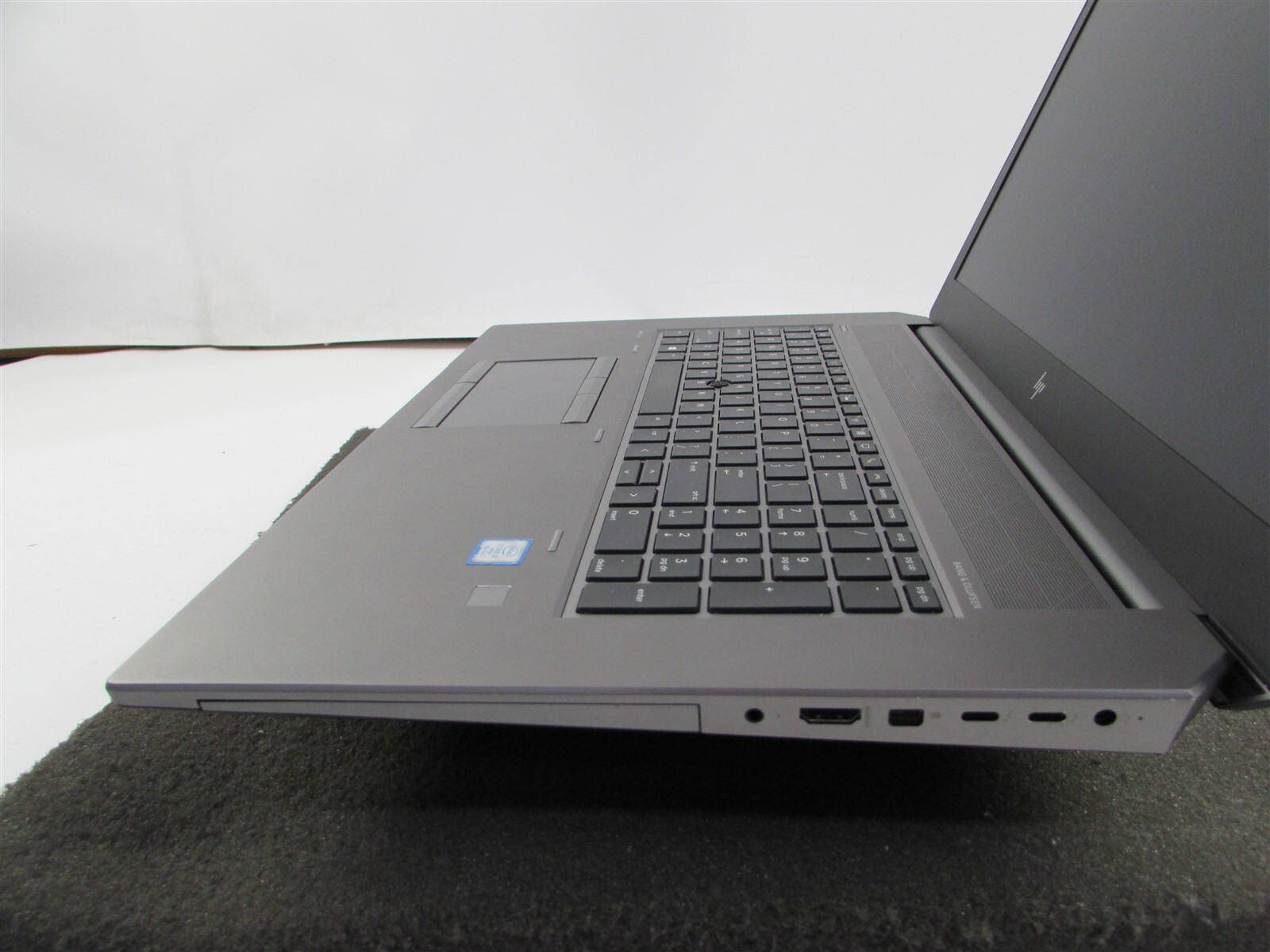 HP ZBOOK 17 (G6) 17.3″ FHD CORE I7-9850H 512GB SSD 32GB RAM RTX 4000 NO O.S