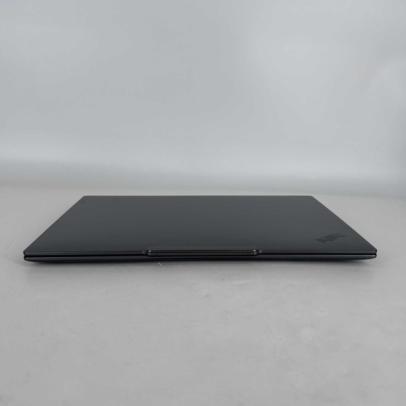 Lenovo ThinkPad X9 14 QHD+ TOUCH 2.2 GHz Ultra 7 268V 32GB 1TB SSD – LCD BLEED