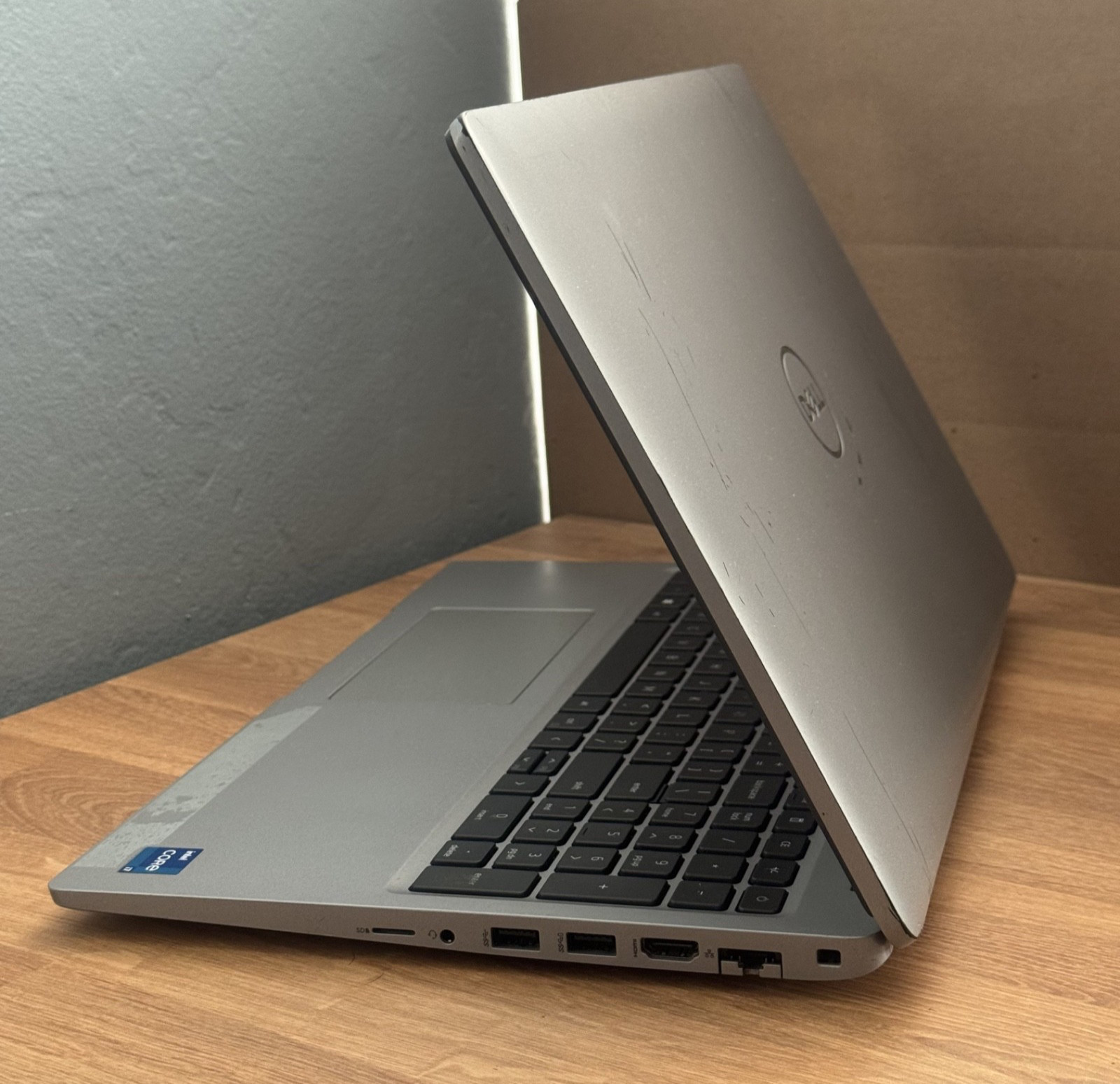 Dell Latitude 5520 15.6″ i7-1165G7 @2.80GHz 16GB RAM 512GB SSD Iris Xe (19)