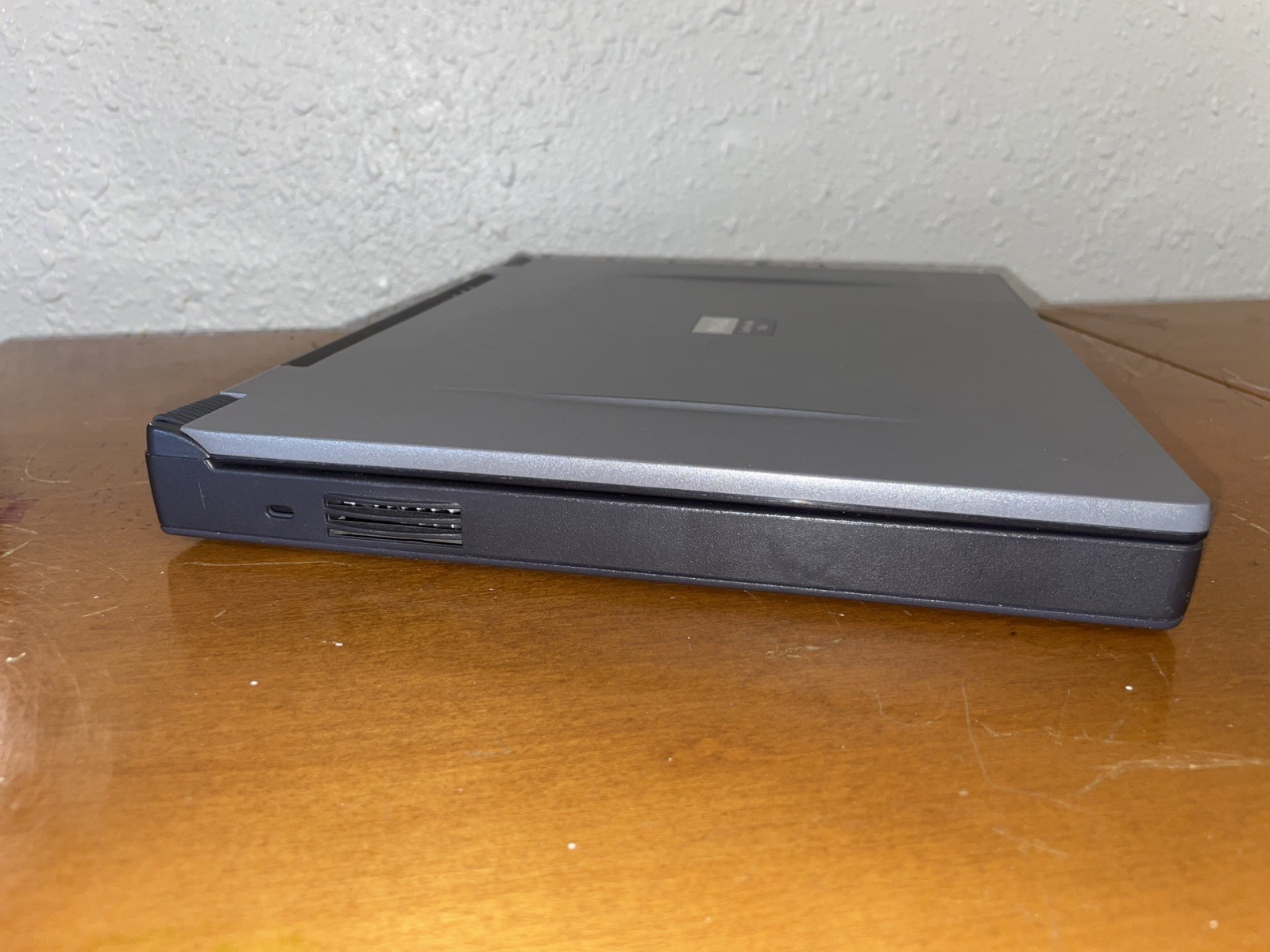 DELL LATITUDE CSX Pentium III 500 Mhz 256mb ram windows 2000 Laptop working