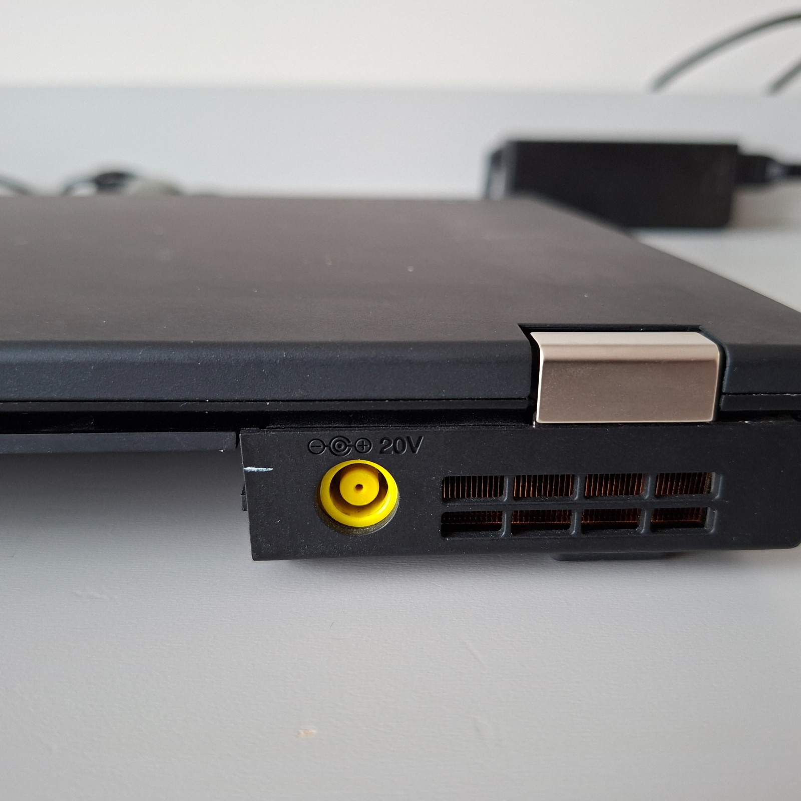 Lenovo ThinkPad T430 | Coreboot (Skulls) | HD+ 1600×900 | 8GB RAM | 128GB SSD