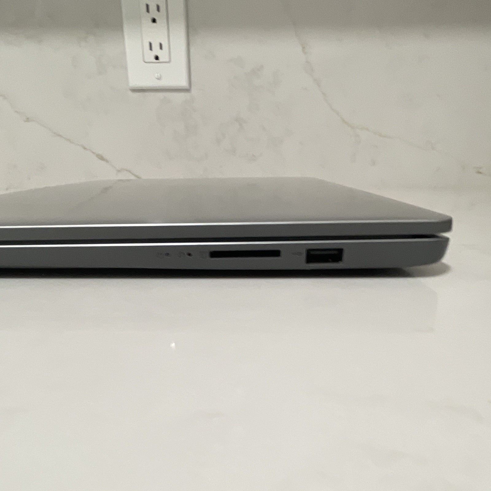 Lenovo IdeaPad 15.6″ Gray Intel Pentium Silver 4Gb 120Gb Storage