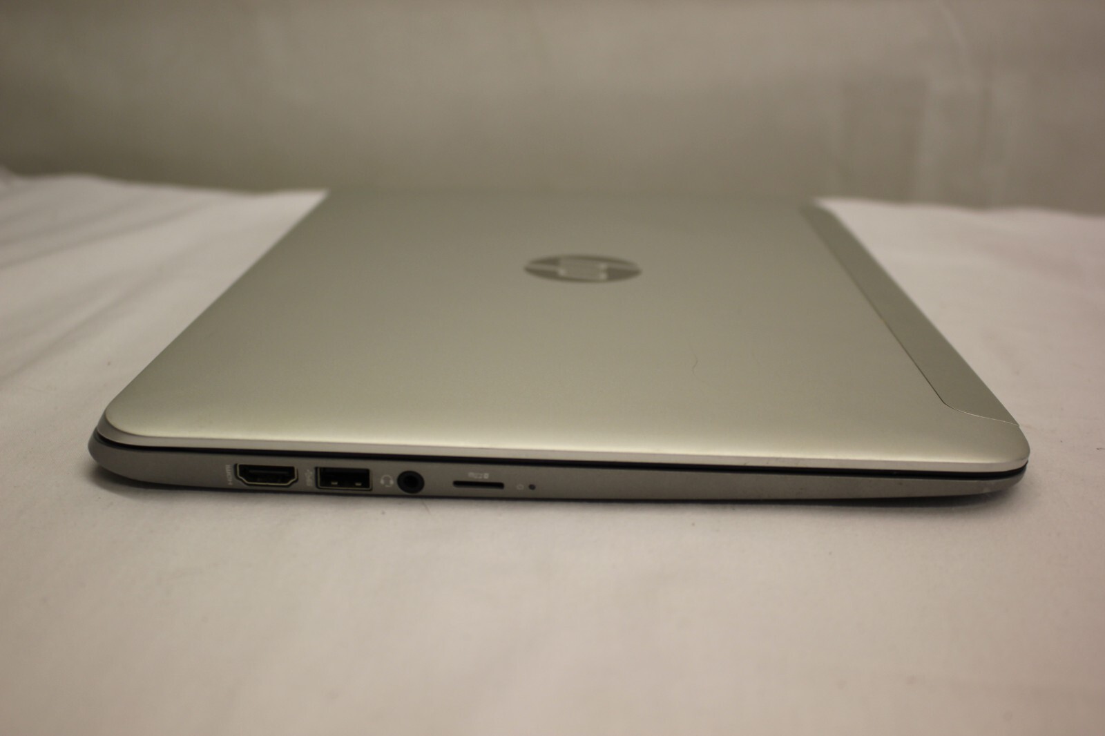 HP 14-Z050SA AMD A4 MICRO-6400T 2GB RAM 32GB eMMC LAPTOP COMPUTER DAMAGED SCREEN