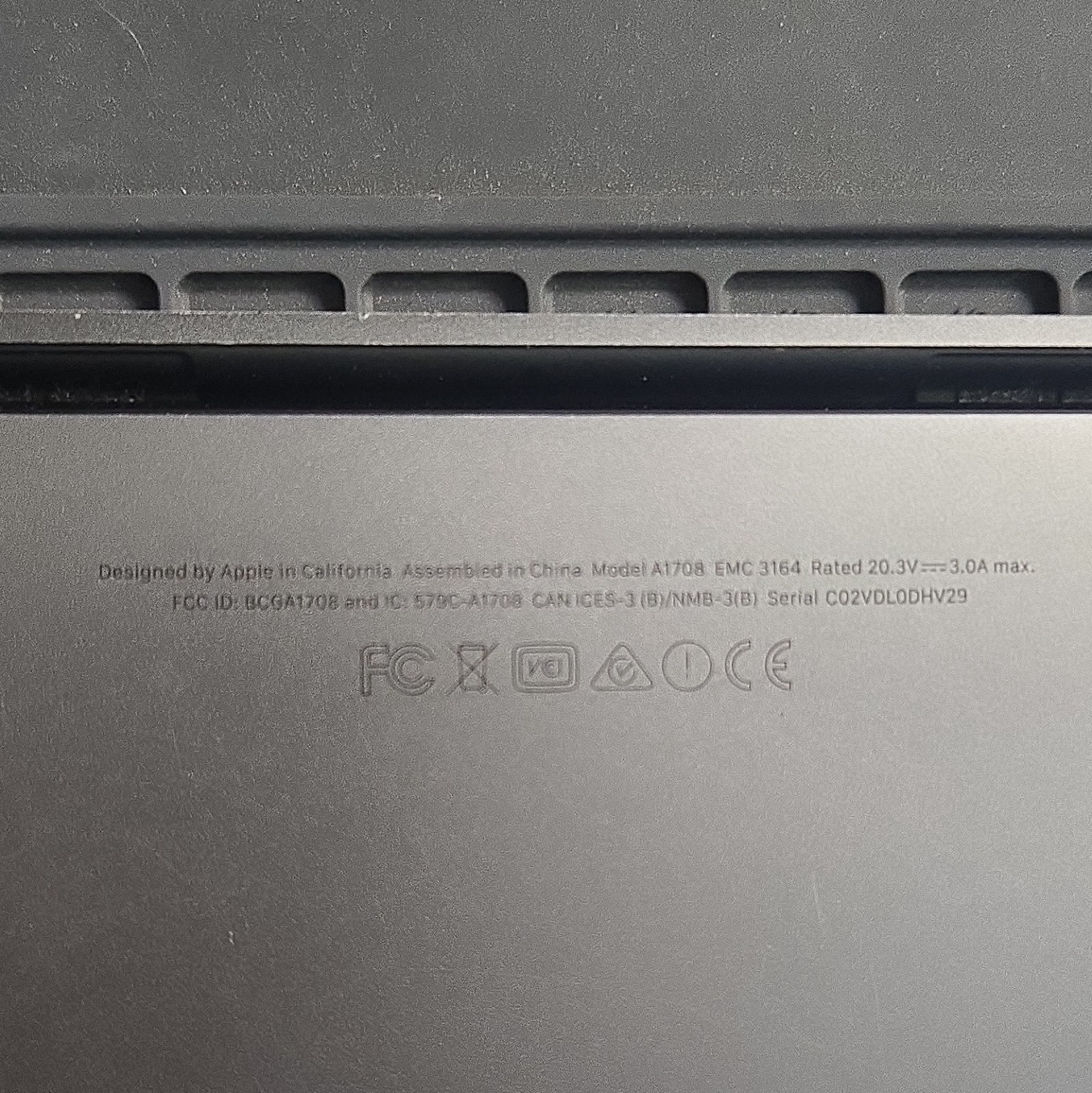 Apple MacBook Pro 13″ A1708 Silver i5 2.3GHz 8GB 128GB SSD (2017)