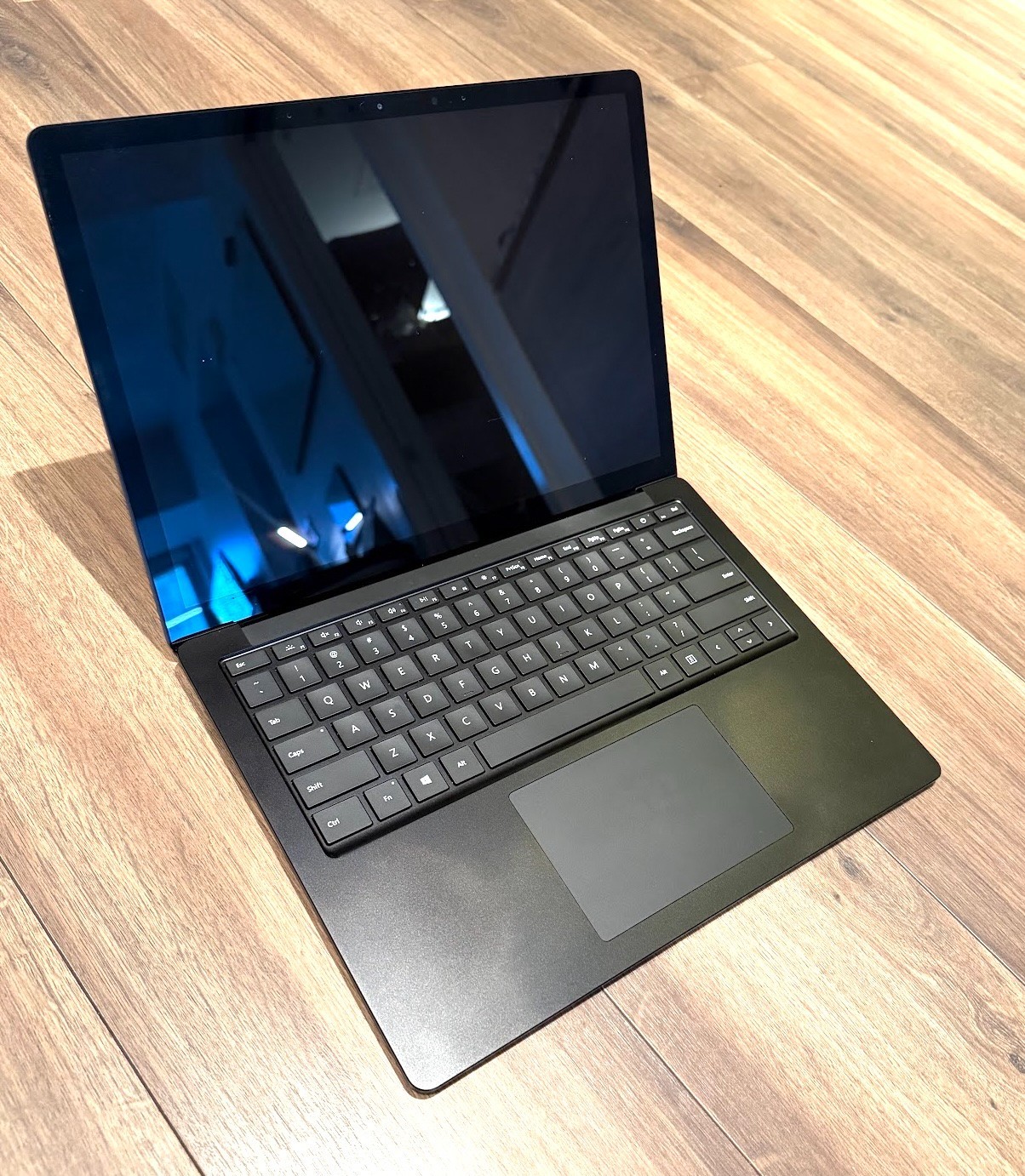 Microsoft Surface Laptop 3 – 13.5″ (Model 1868) | i5-10th Gen | 8GB RAM | 256GB