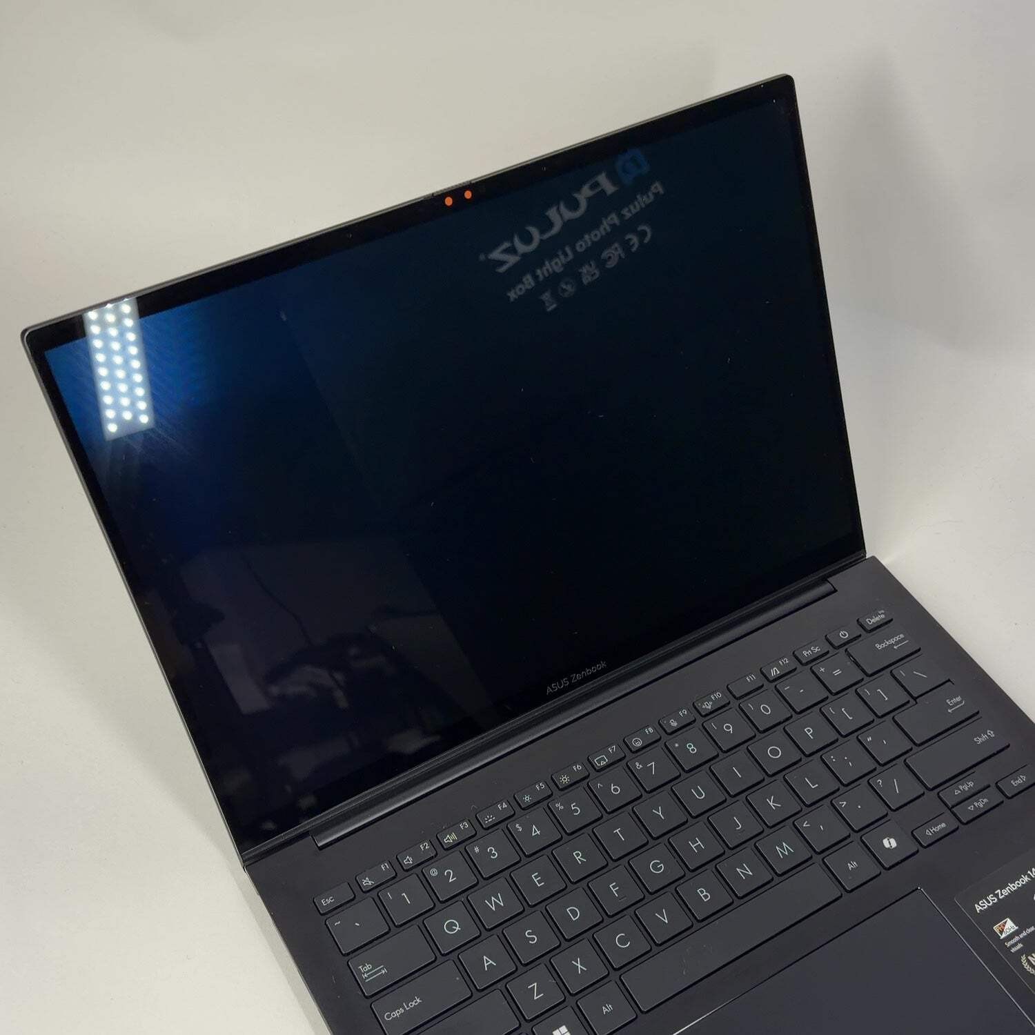 Asus Zenbook 14 UM3406H 14″ Ryzen 7 8840HS 3.3GHz 16GB RAM 512GB SSD