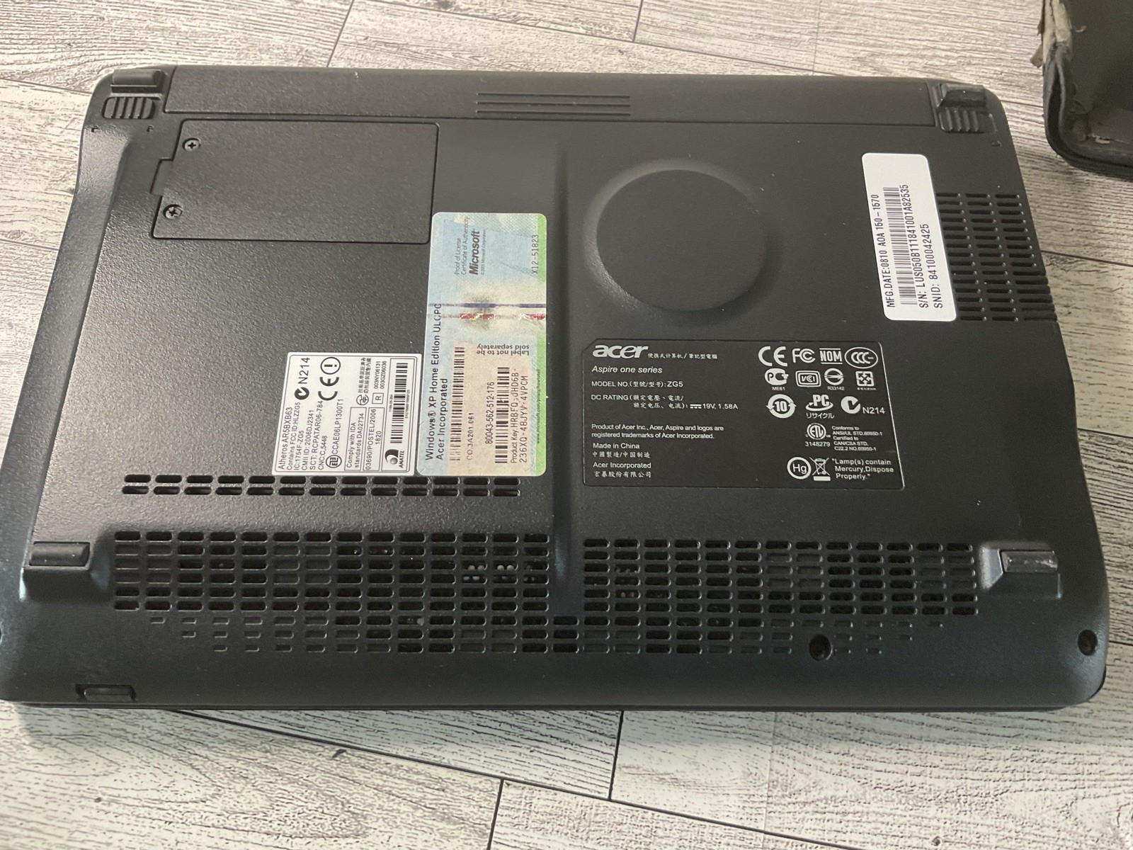 Acer Aspire One ZG5 8.9″ Atom 1.6GHz 2GB RAM 128GB SSD