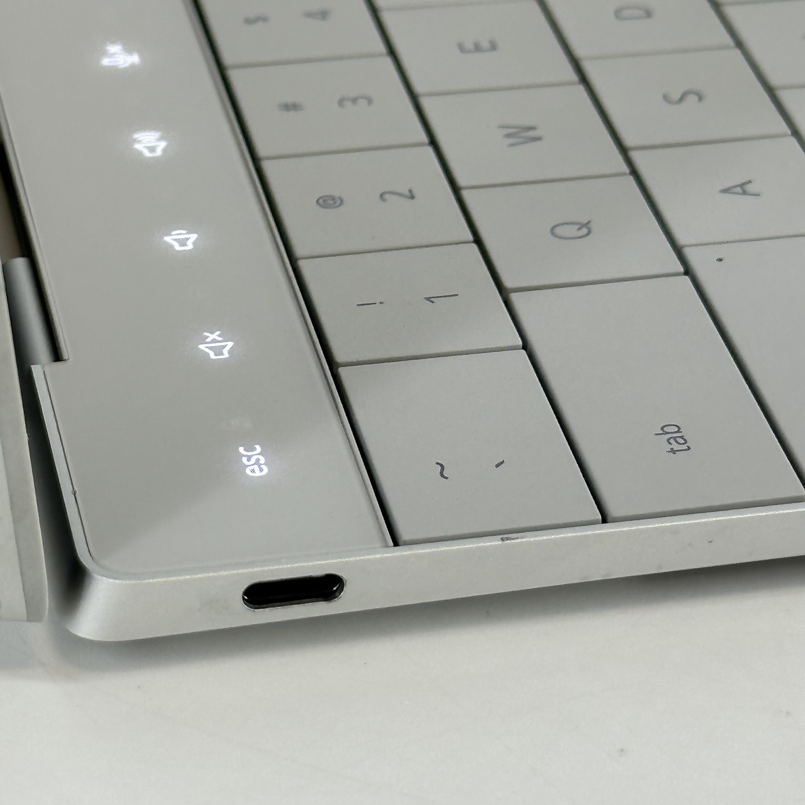 Dell XPS 13 Plus 9320 Silver UHD+ TOUCH 2.1 GHz i7-1260P 16GB 512GB SSD Good