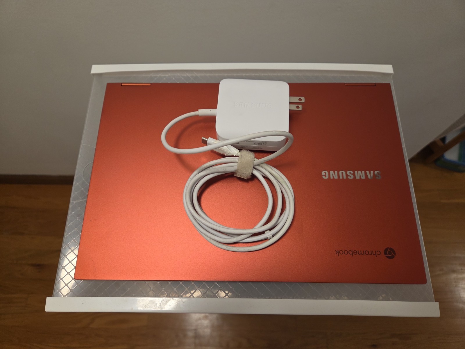 Samsung Galaxy 13.3″ 4K Chromebook Intel Core I5, 8GB RAM, 256GB SSD, Fiesta Red