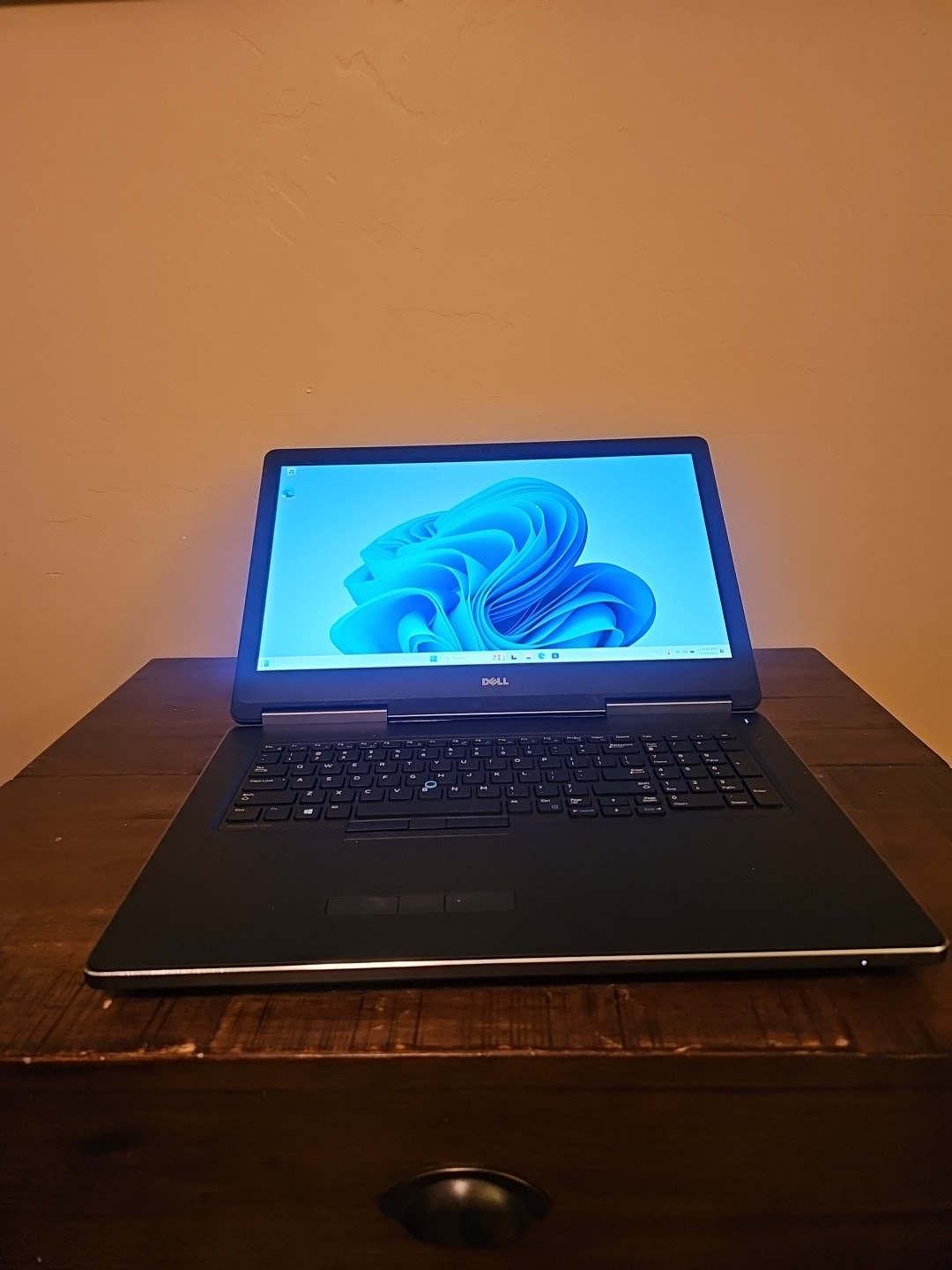 Dell Precision 7720 Intel i7-7820HQ 16GB RAM 512GB SSD W11P