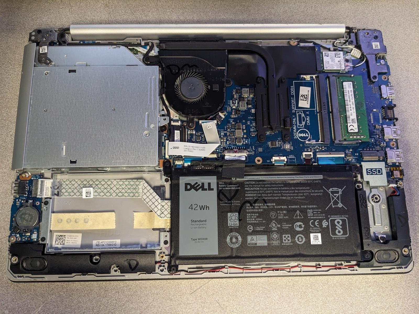 DELL INSPIRON 5570 i5-8250U @ 1.60GHz, 8GB RAM, NO HDD/OS