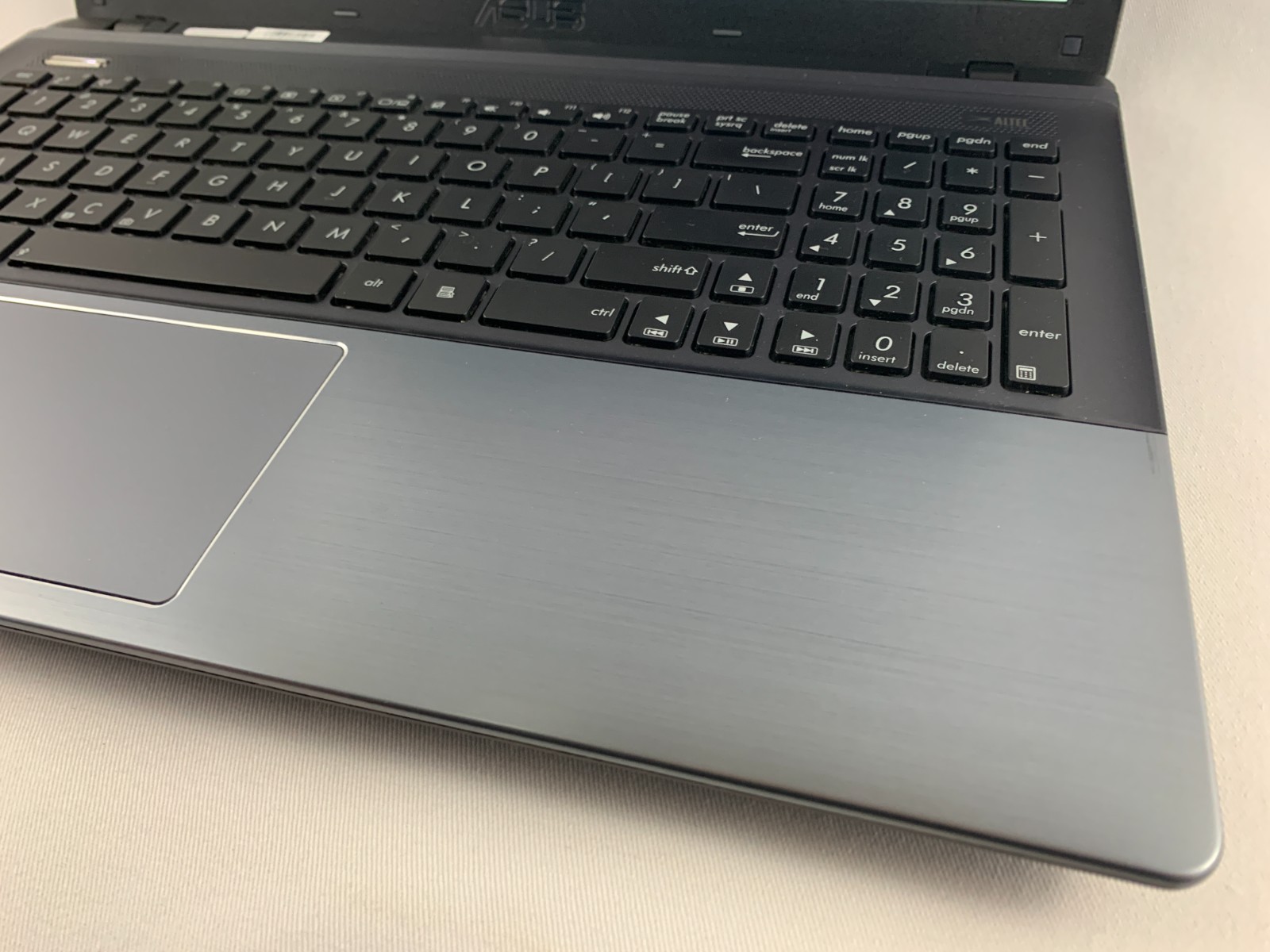 Asus U57A Laptop Intel Core i5-2450M 2.5GHz 6GB RAM 750GB HDD Win 7, New Battery