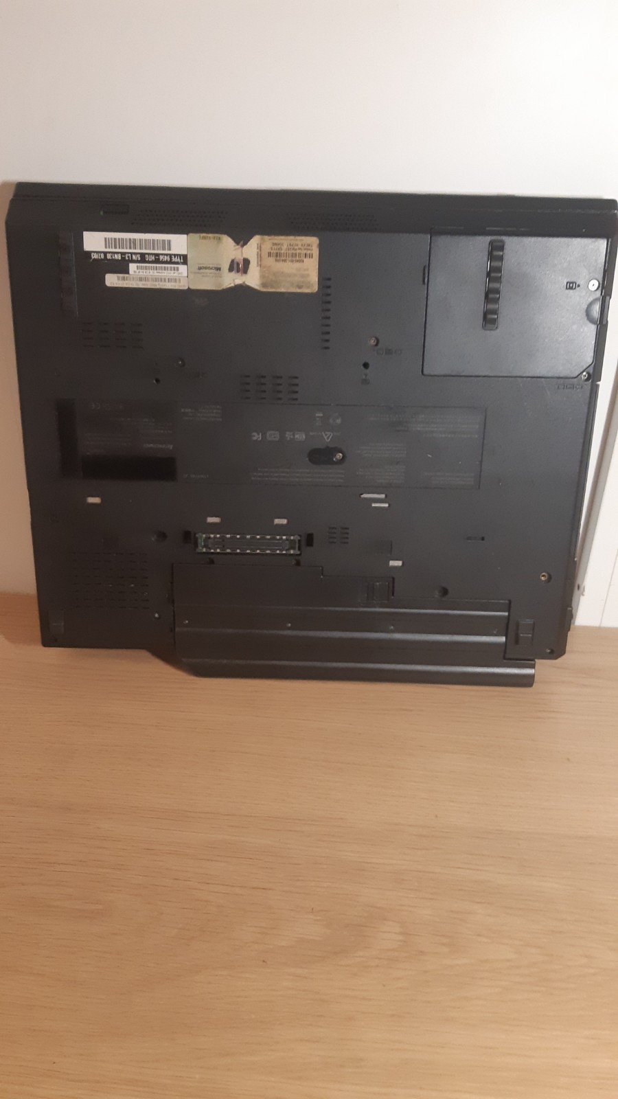 IBM ThinkPad R60 Core 2 Duo 15″ Windows 7 Ultimate