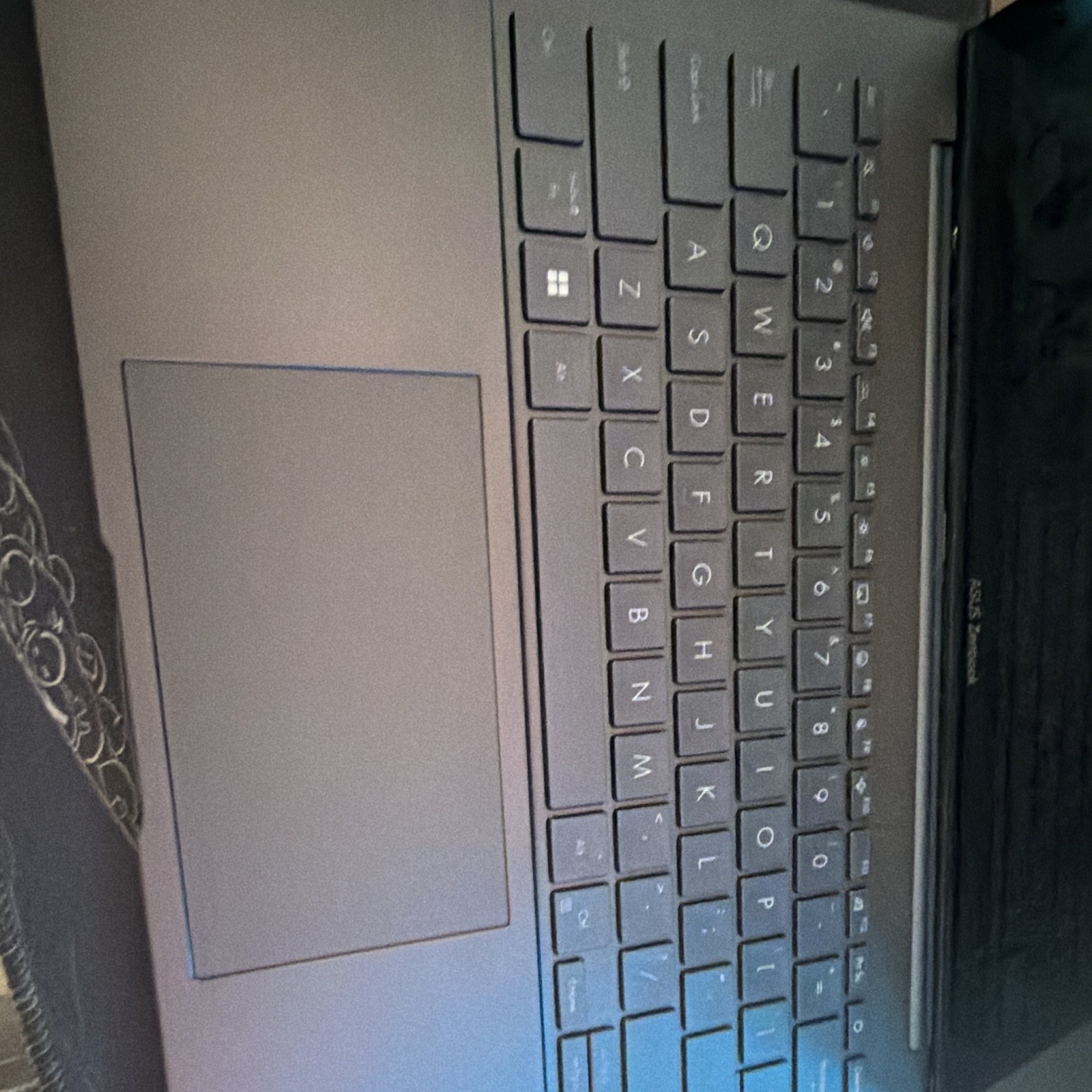 ASUS Zenbook 14″ FHD i7 16GB RAM 512GB SSD Iris Xe WiFi BT HDMI USB-C