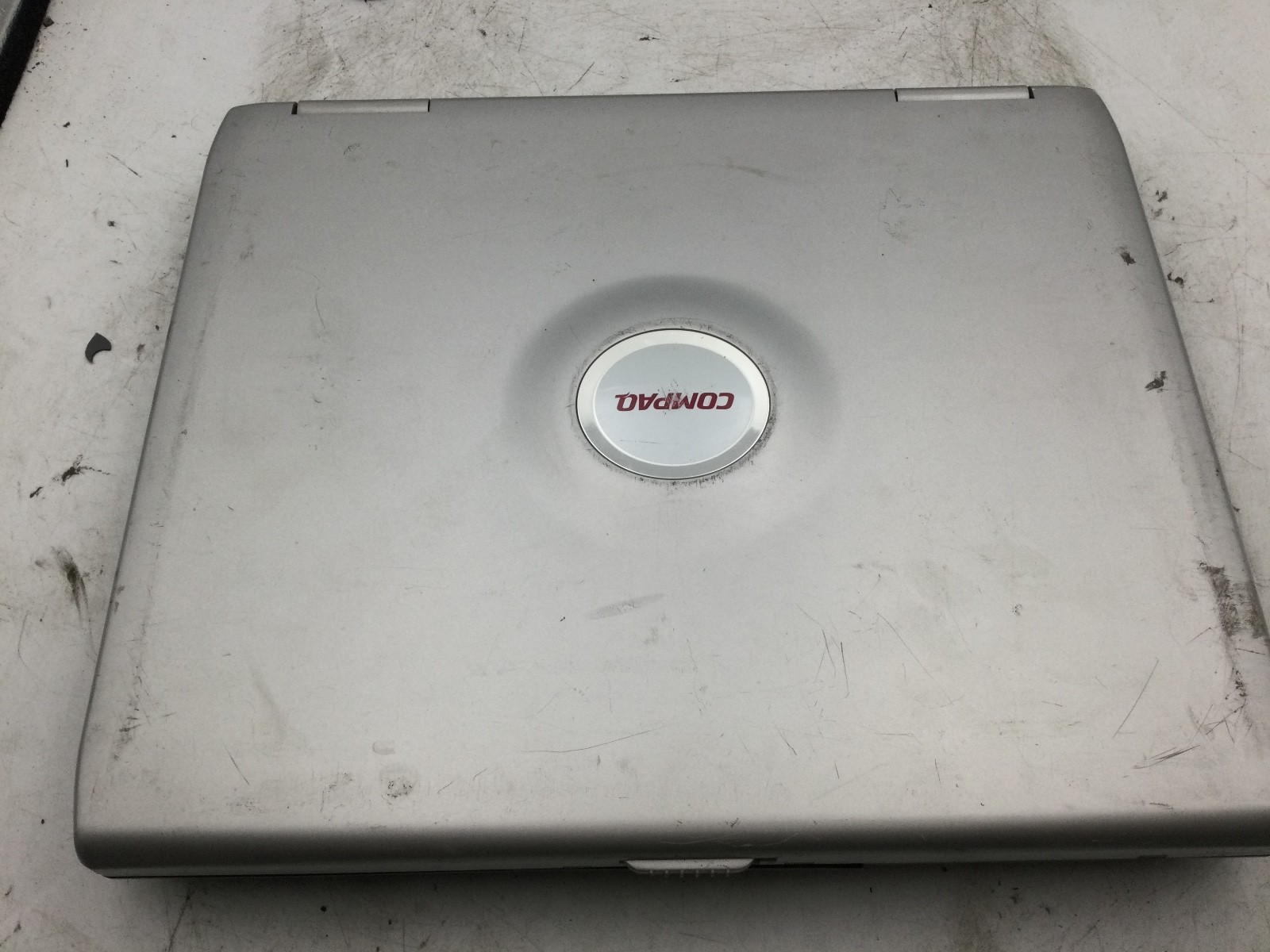 COMPAQ PRESARIO 2100 – INTEL CELERON – 1GB RAM – BOOTS TO BIOS/BAD SCREEN – BB
