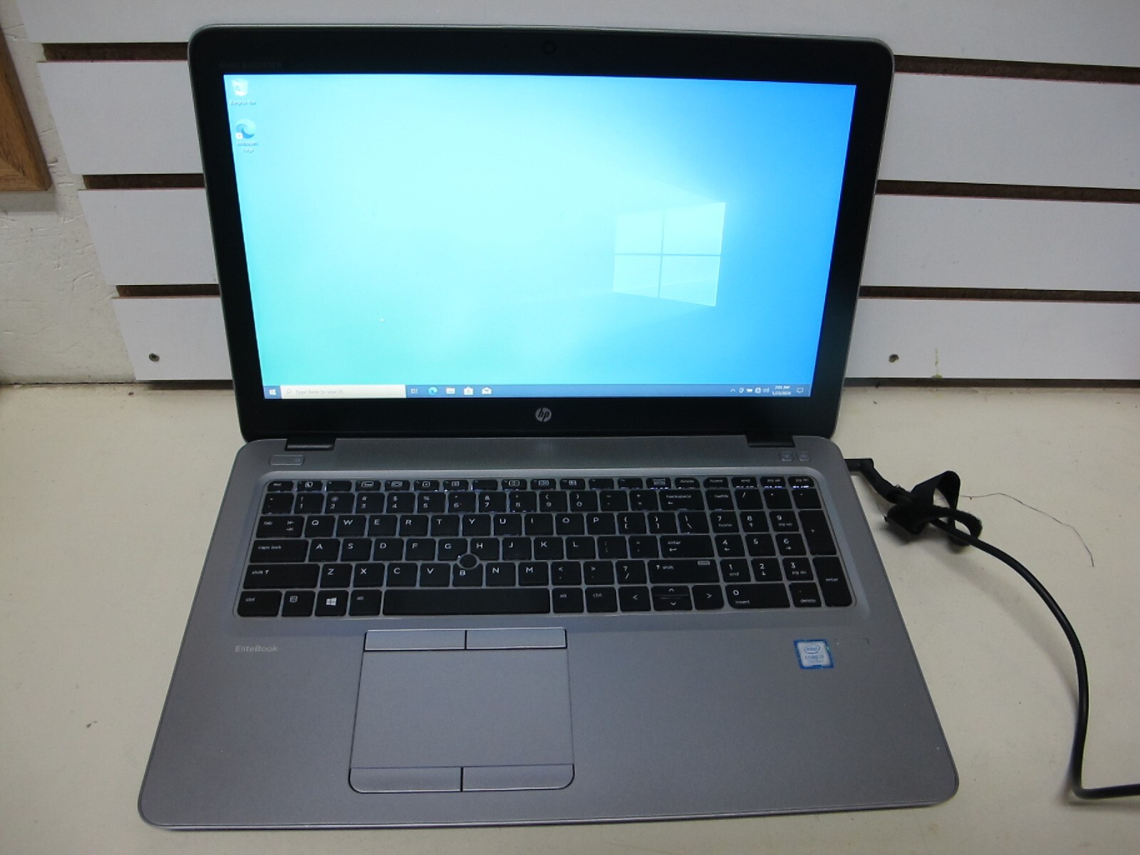HP Elitebook 850 G3/2.4ghz Core i5- 6th gen/12GB/250GB SSD/15″ TOUCH-W10Pro!
