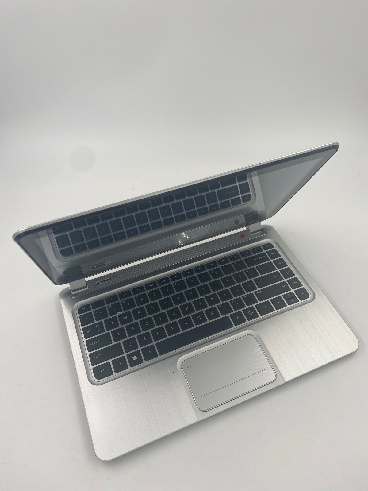 HP ENVY SLEEKBOOK 4, 8 GB RAM, 128 GB SSD, 320 GB HDD, NEW BATTERY.