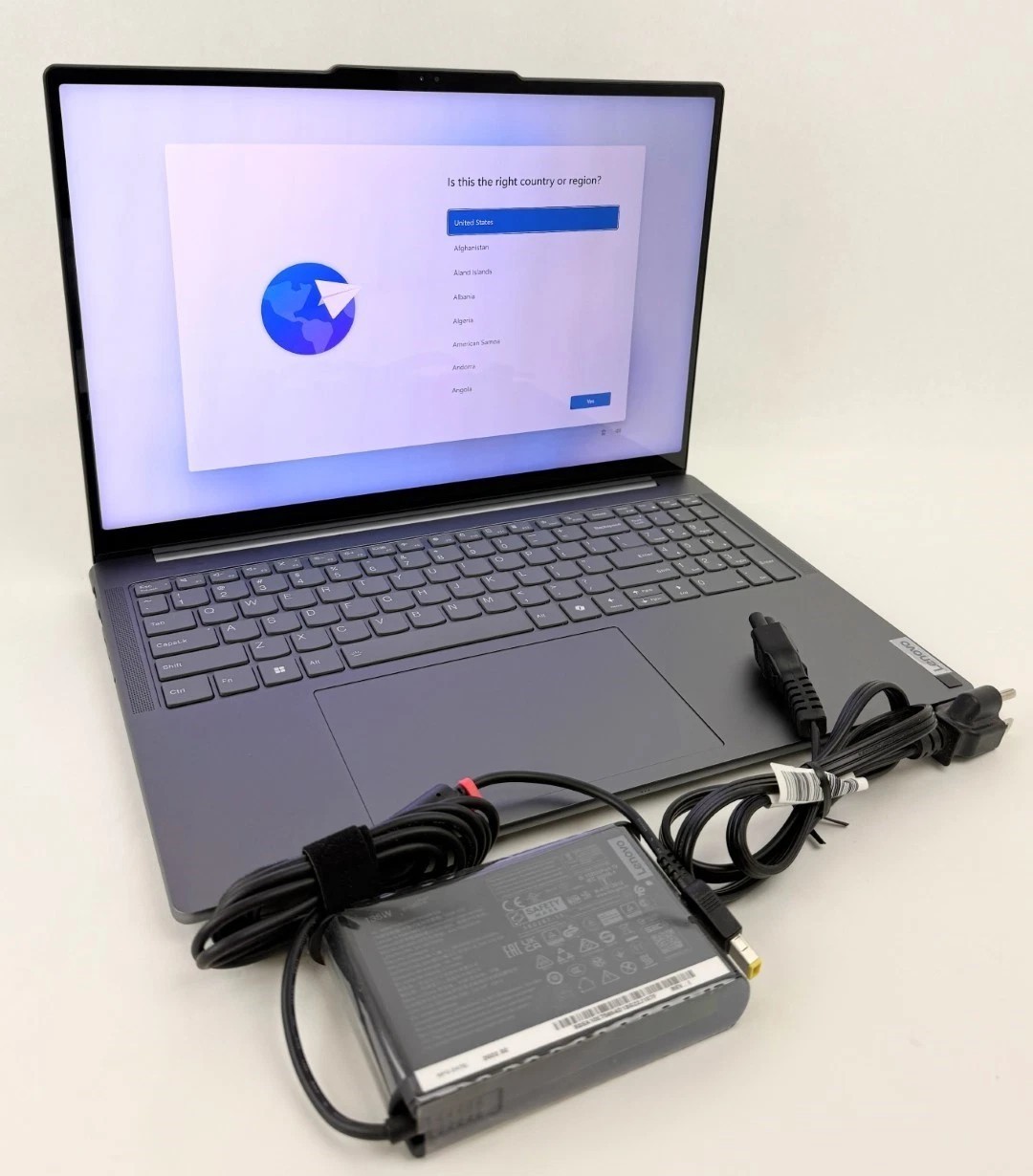 Lenovo Yoga Pro 9i 16″ 3.2K 165Hz Ultra 9 185H 32GB/1TB SSD RTX 4050 83DN0006US