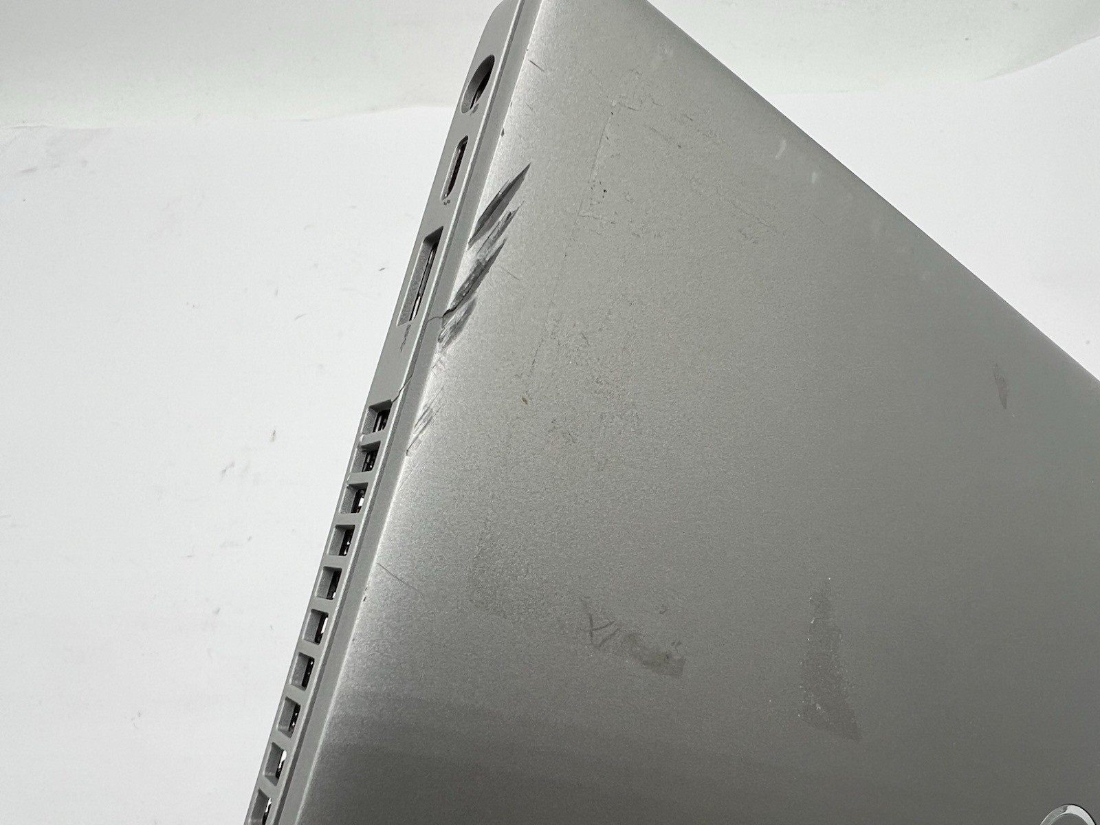 Dell Latitude 5411, i5-10400H CPU, @ 2.60GHz, 8GB RAM, 256GB NVMe-No OS/Charger