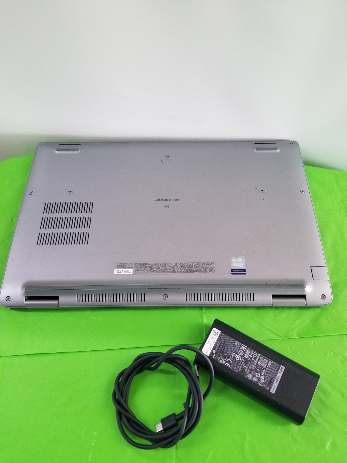 Dell Latitude 5520 15.6″ i5-1135G7 2.4GHz 16GB RAM 256GB SSD WIN 11 PRO