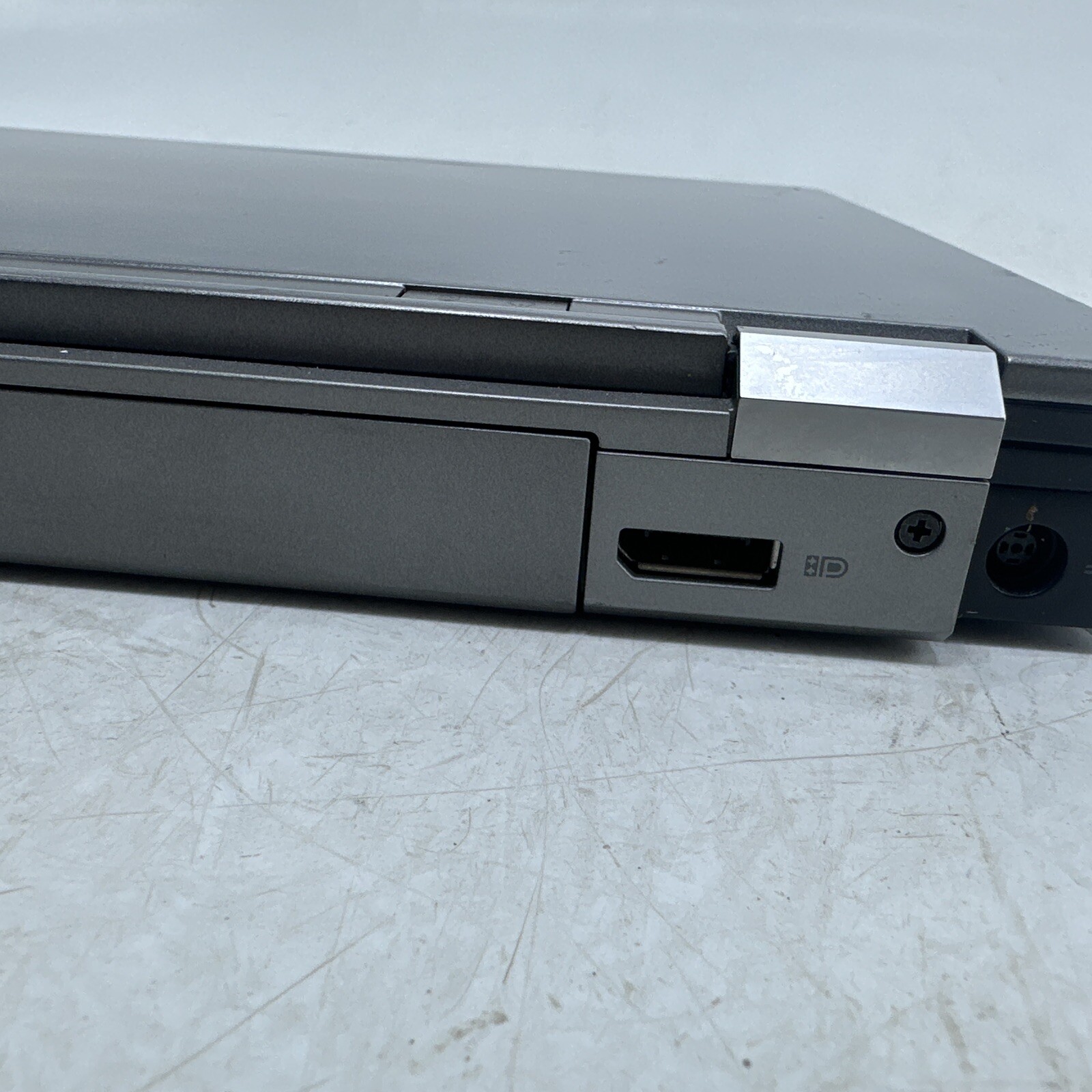 DELL LATITUDE E6410 CORE I5 M520 @ 2.40GHz 4GB RAM NO Hard Drive
