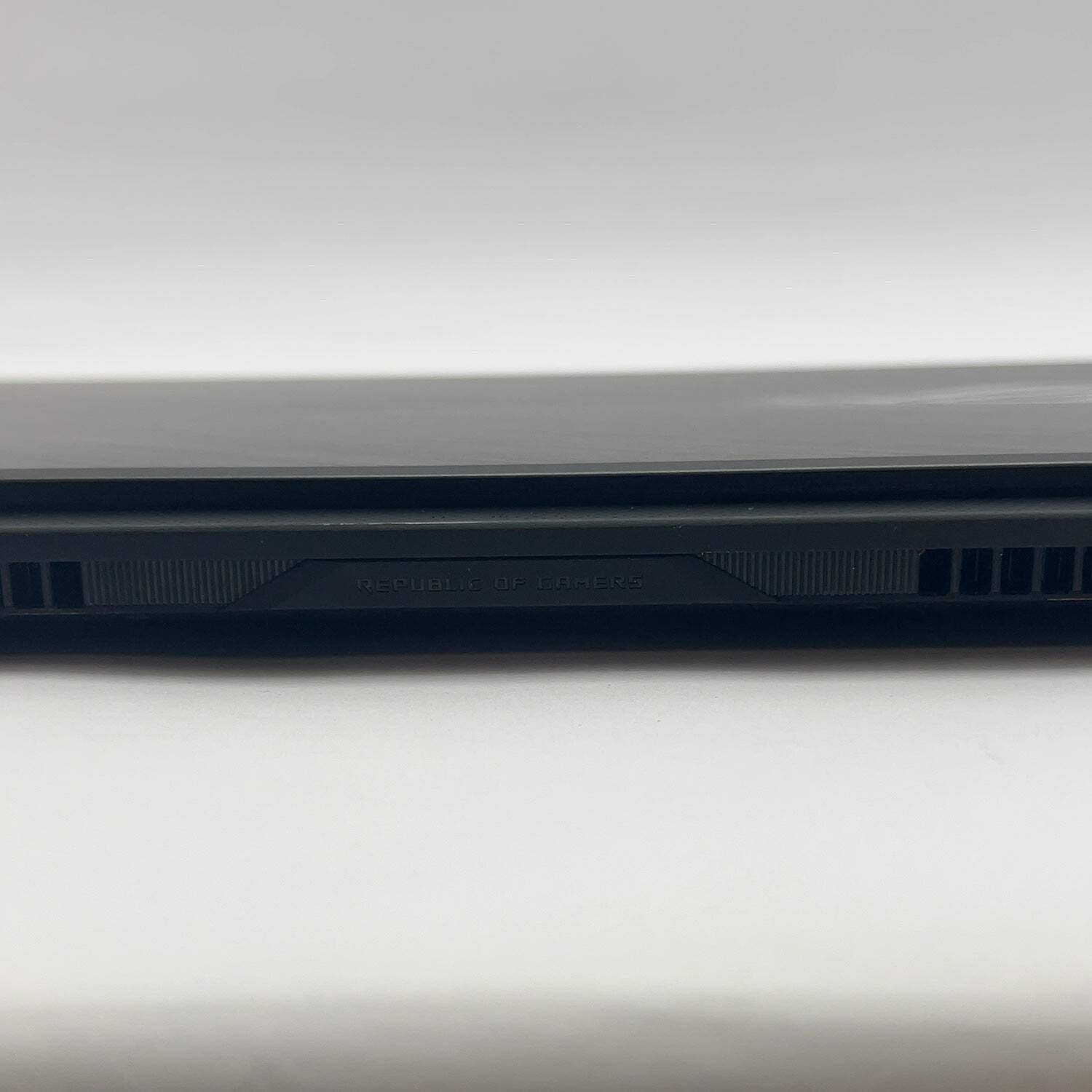 Asus ROG Zephyrus M GU502 15.6″ i7-9750H 2.6GHz 16GB 1TB GeForce RTX 2060 *Read*