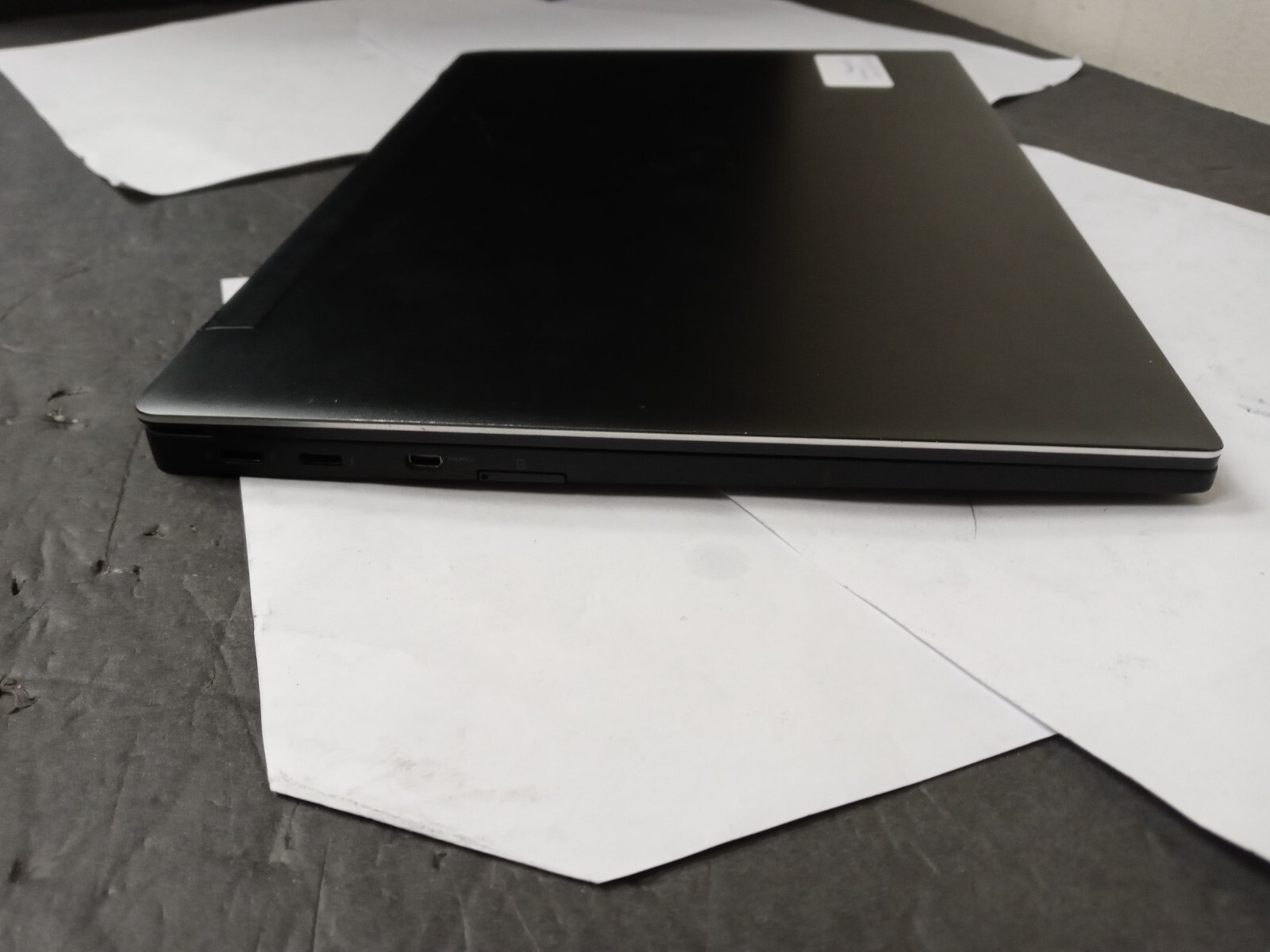 Dell Latitude 7370 Laptop m5-6Y57 1.1 GHz 8GB 0GB SSD 13.3″ Wifi BT no os