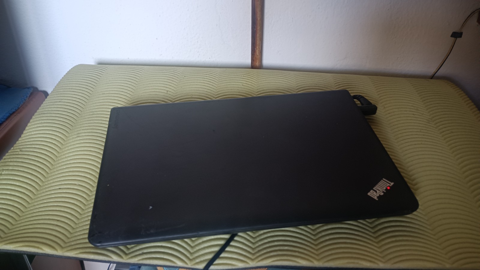 Lenovo ThinkPad E555 AMD A8-7100 8CORE AMD RADEON R5 8gb 128gb ssd m2 15.6″