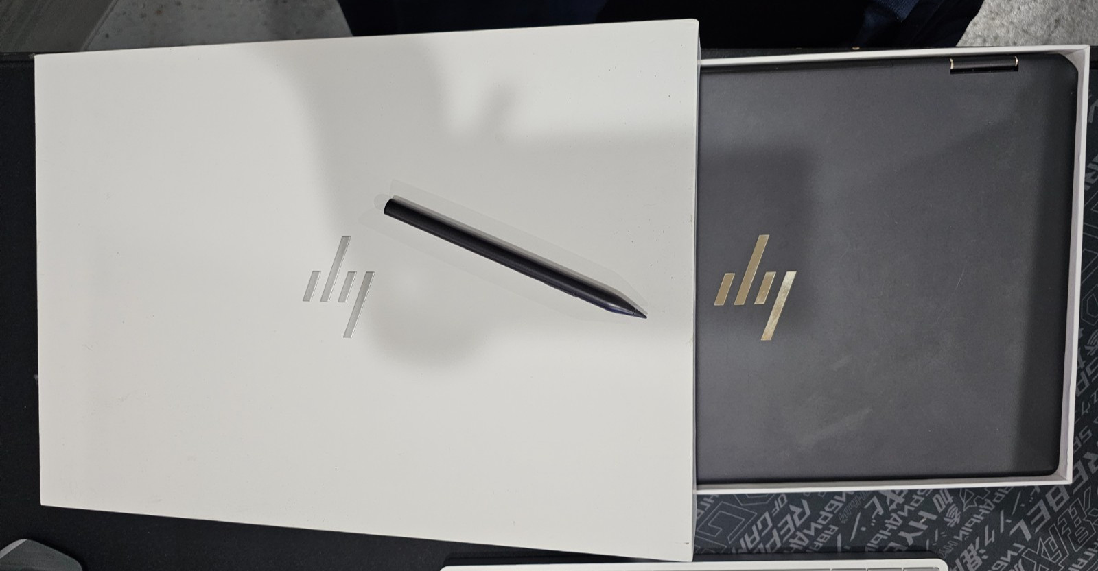 HP Spectre x360 2-in-1 16″ 4K OLED (1TB SSD, i7-1360P, 3.40 GHz, 16GB) Laptop