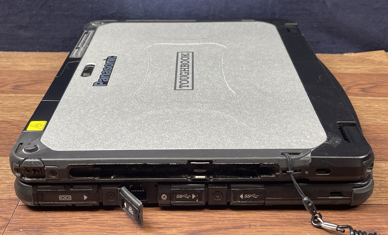 Panasonic Toughbook CF-20 Core i5- 7Y57 3.30 GHz 16GB RAM 256GB SSD NO OS