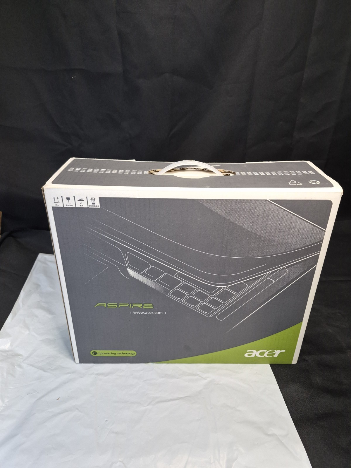Acer Aspire 1, 15.4″ LCD Windows Vista Computer Laptop,New Used For Display.
