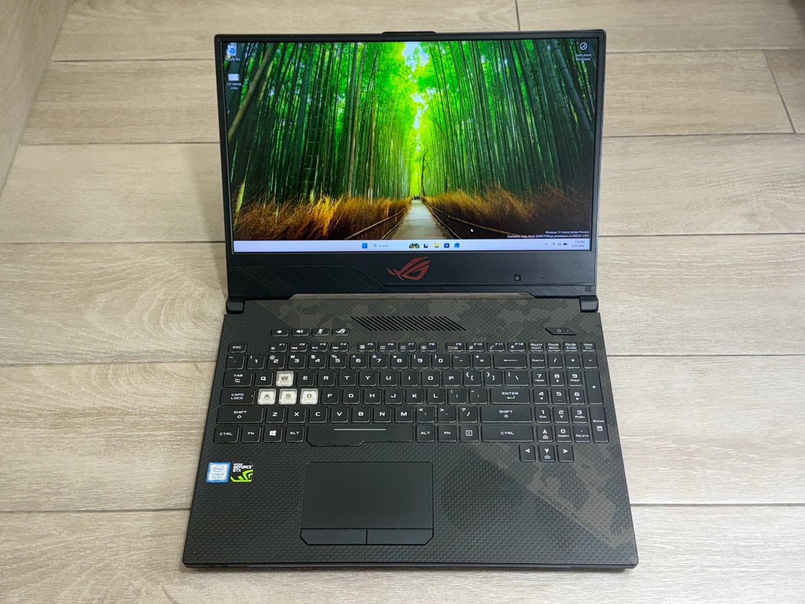 Asus Strix GL504G 15.6″ Core i7-8750H GeForce GTX 1070 8GB RAM 500GB NVMe SSD
