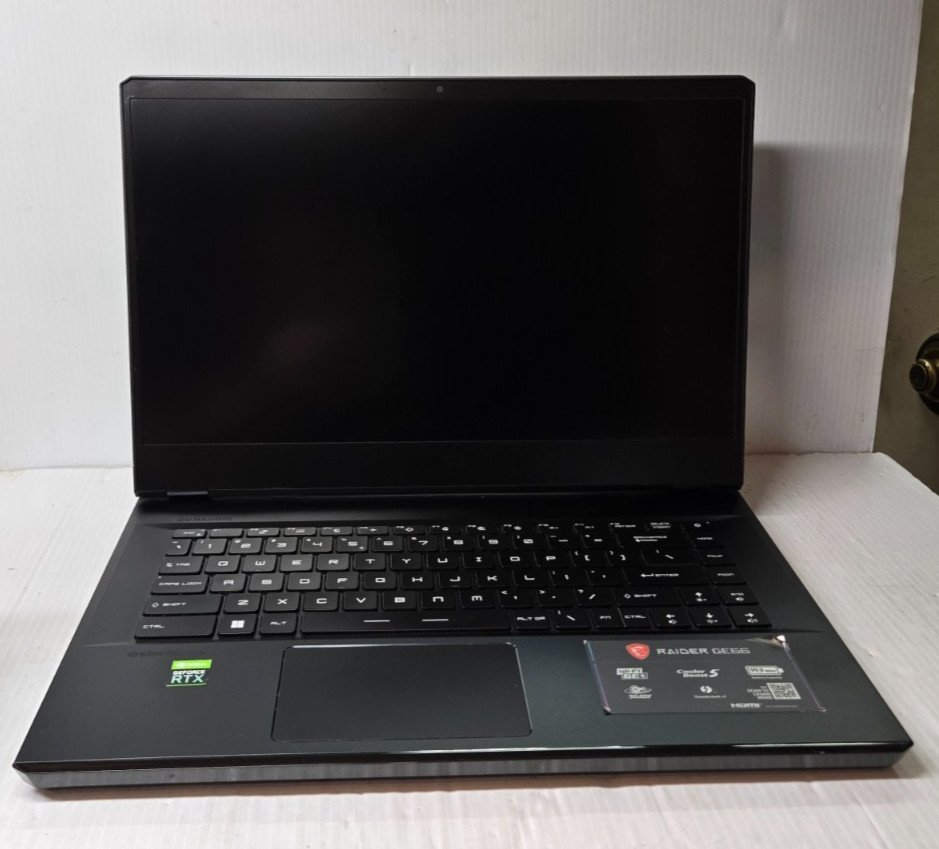 MSI Raider GE66 12UGS-602 15.6- i7-12700H – 3070 Ti – 16gb RAM – 1TB + 512GB SSD