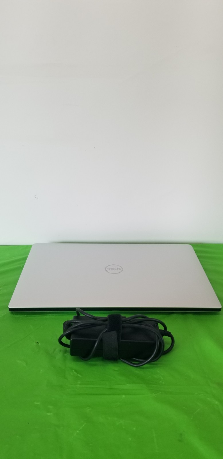 Dell XPS 15 7590 – Intel i5-9300H 2.40GHz — 32GB RAM 512GB SSD,WIN 11
