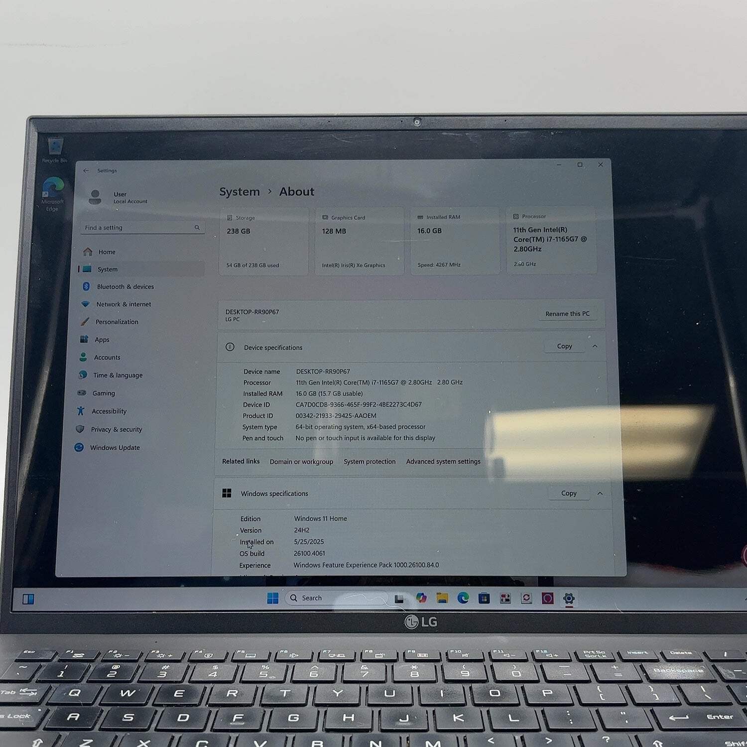 LG gram 16Z90P 15.9″ i7-1165G7 2.8GHz 16GB RAM 256GB SSD