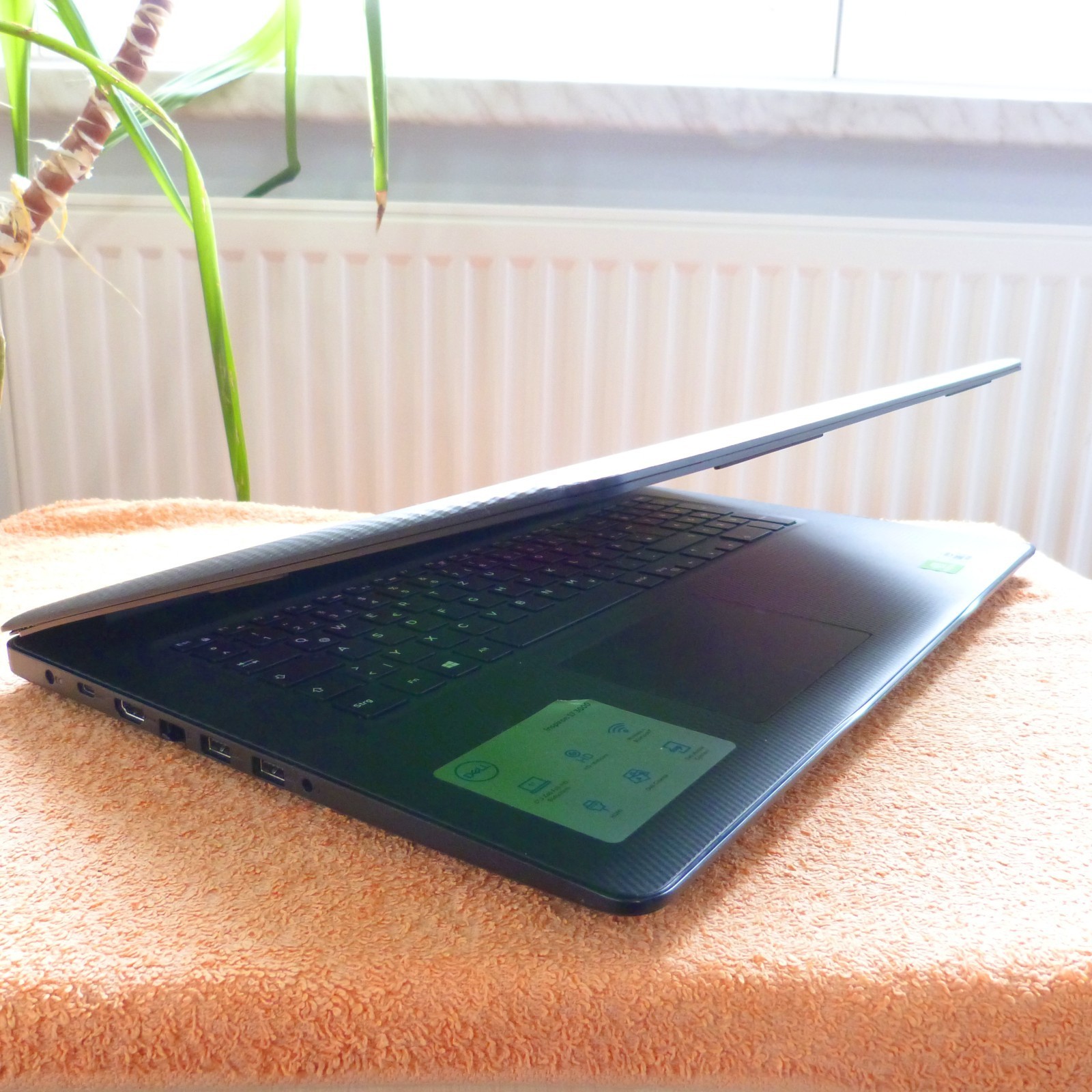 Dell 3793 Inspiron 17 inch FULLHD CARBON LOOK l 10GEN Core i7 SSD Windows 11