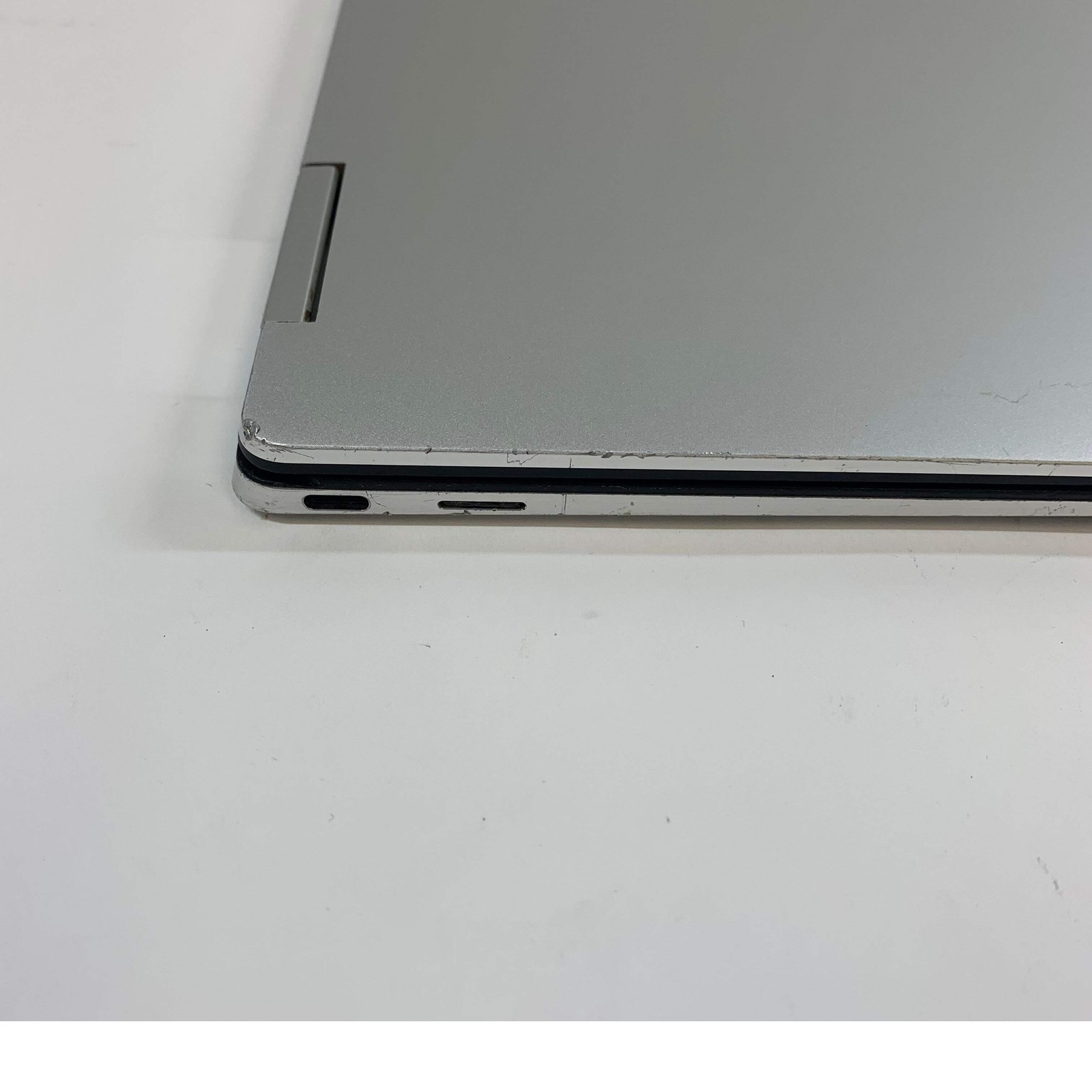 Dell XPS 9310 2-N-1 13.3″ i7-1165G7 2.8GHz 8GB RAM 512GB SSD