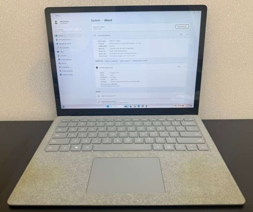 Microsoft Surface Laptop 1769 13.5″ Touch i5-7200U 8GB RAM 256GB SSD Windows 11