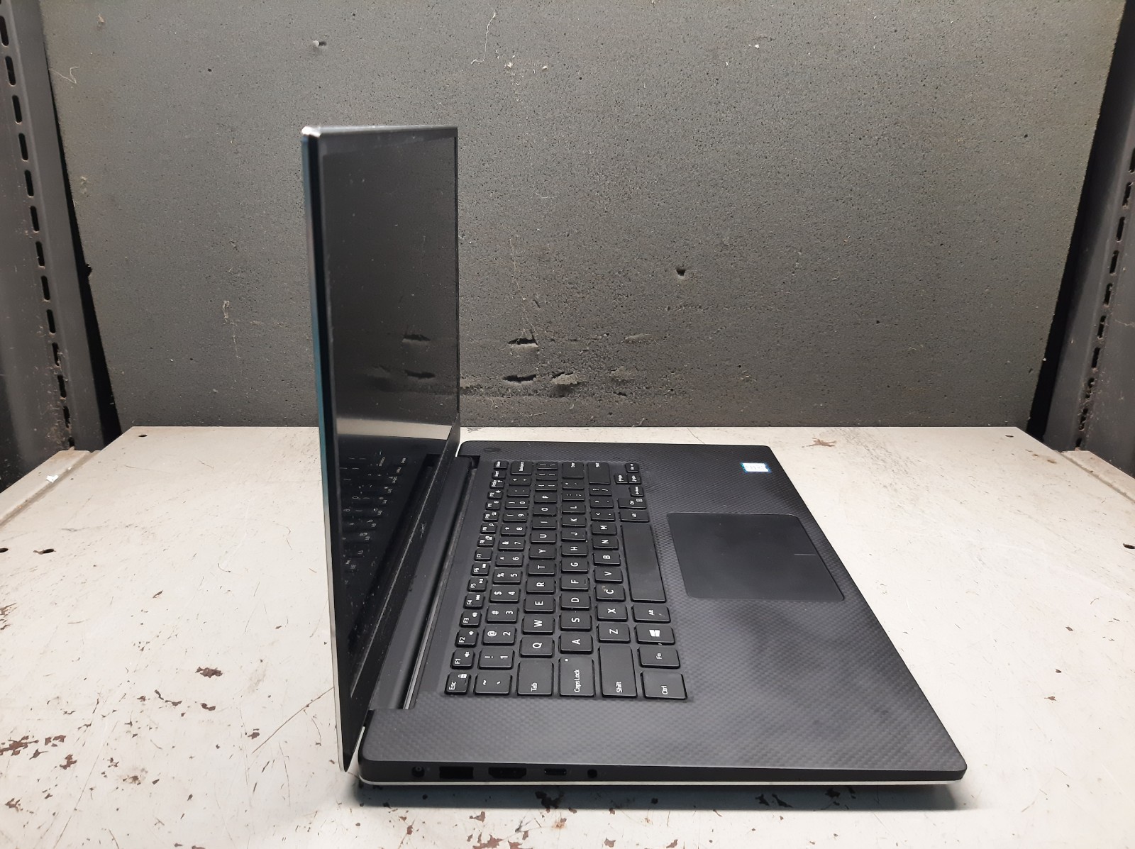 Dell Precision 5540 15.6″ i7-9850H 8GB RAM No HDD No OS