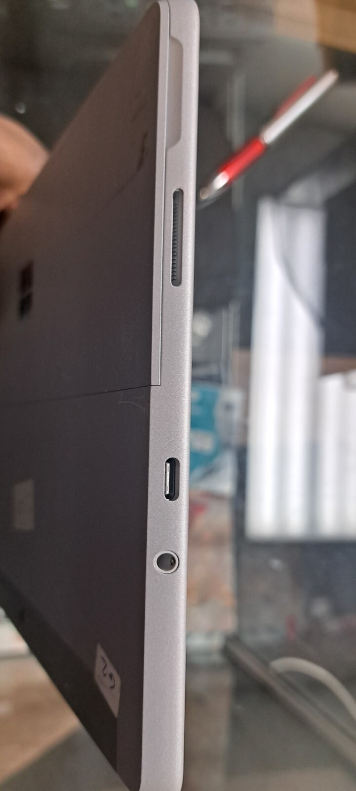 G5 – Surface Go 2 – 64GB 4425Y 4GB M1824 for parts/repairs s/n:041439704751